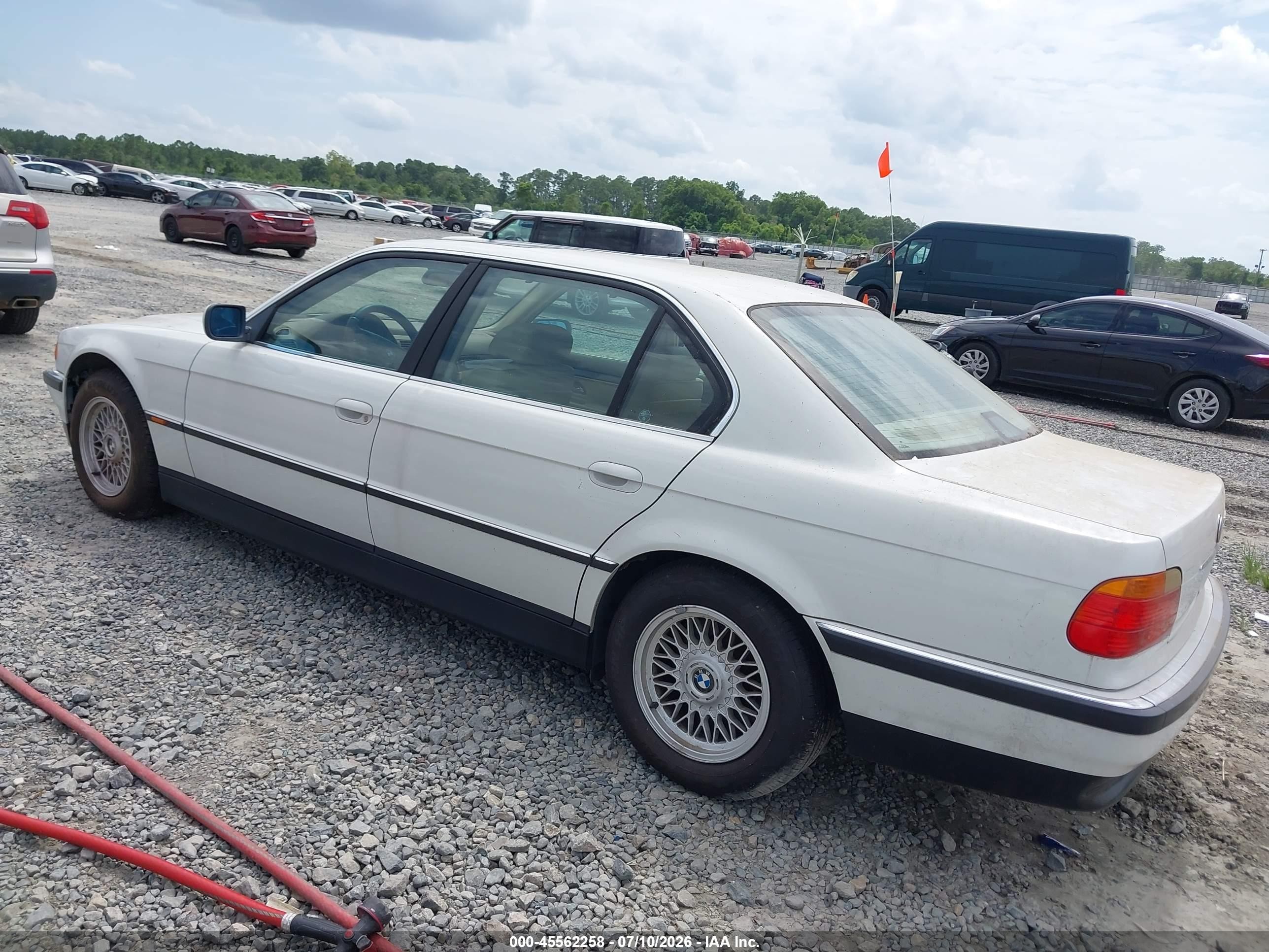 2000 Bmw 740il   White vin: WBAGH8343YDP12881