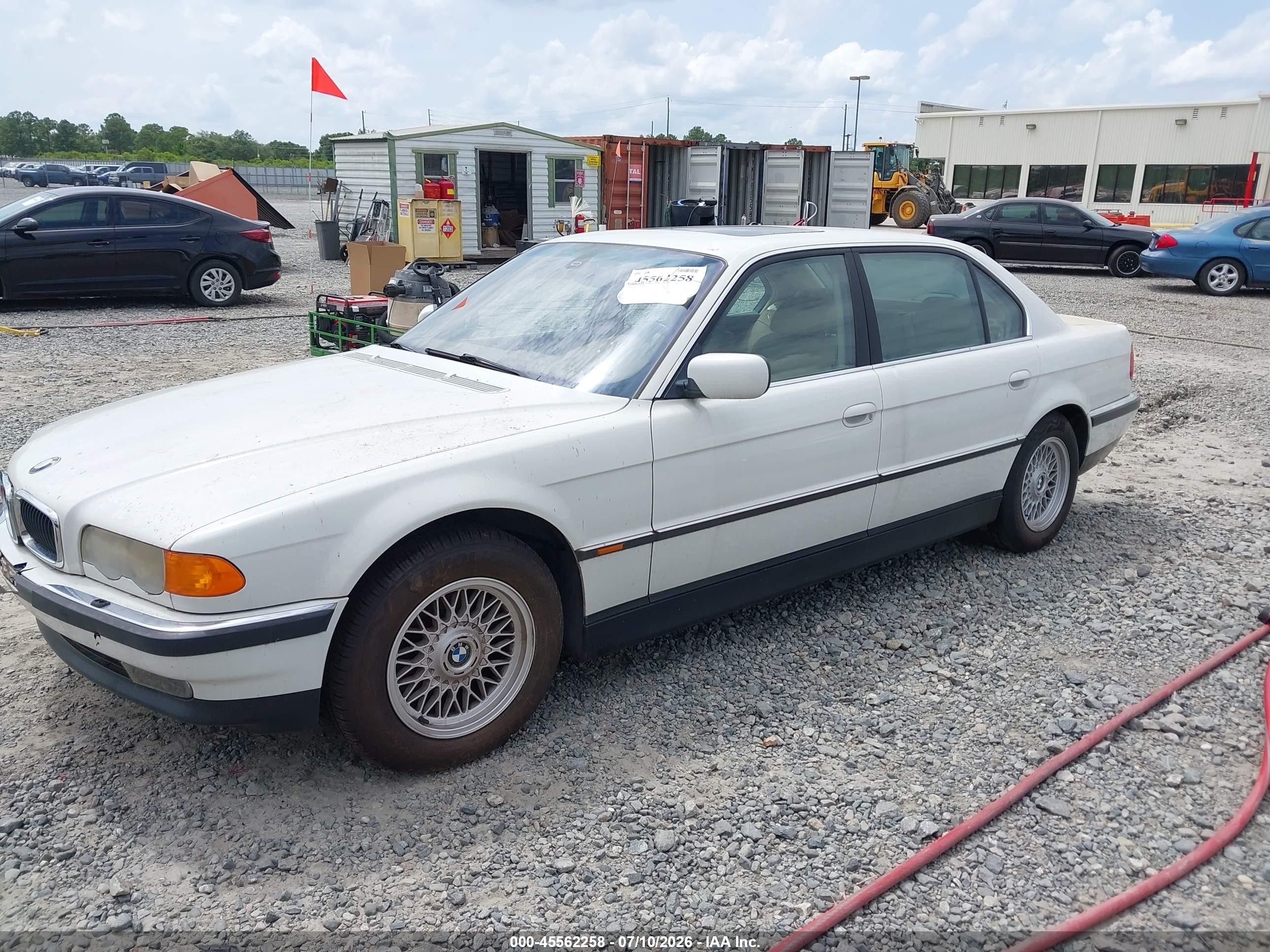 2000 Bmw 740il   White vin: WBAGH8343YDP12881