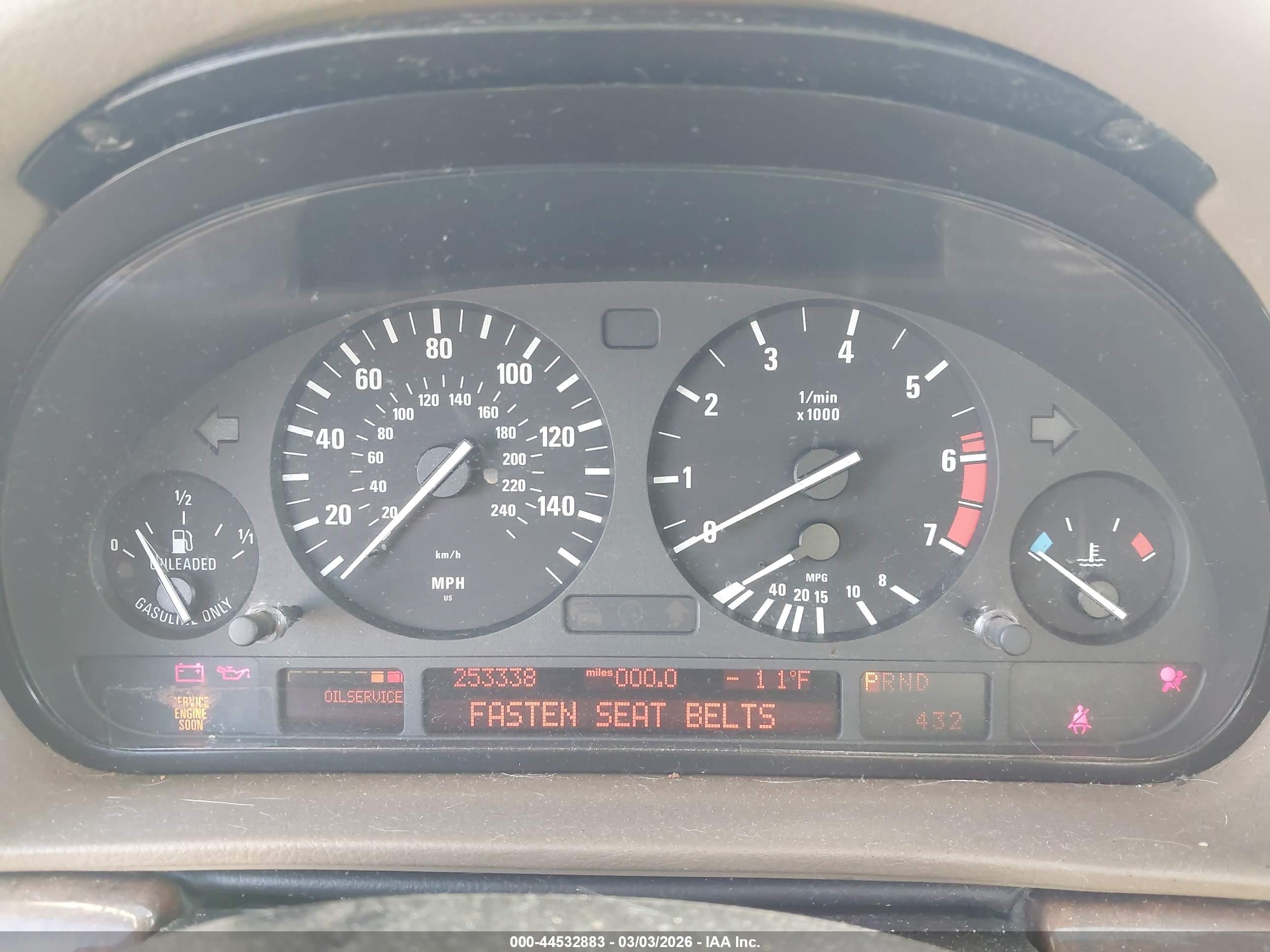 2000 Bmw 740il   White vin: WBAGH8344YDP14090