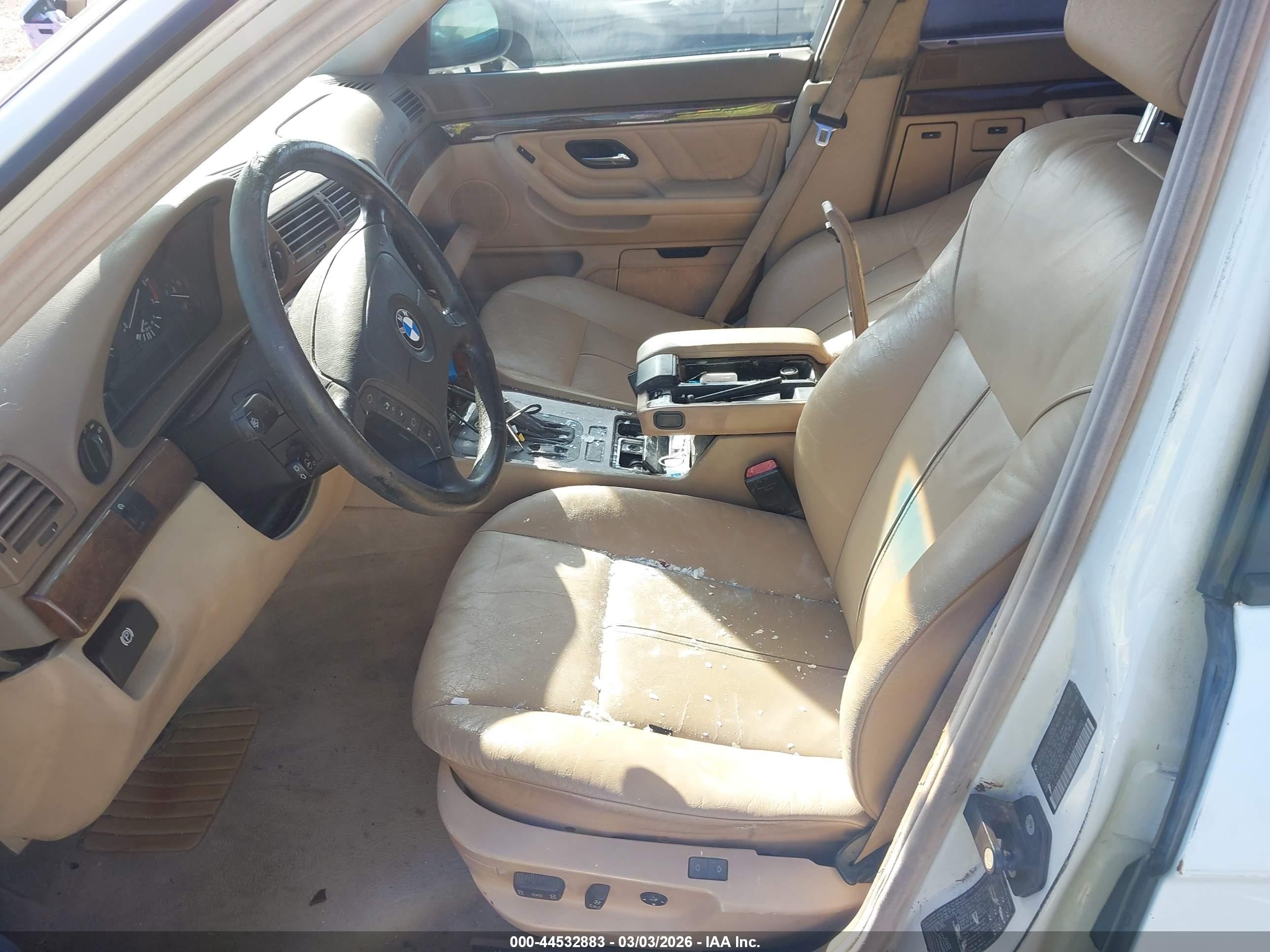 2000 Bmw 740il   White vin: WBAGH8344YDP14090