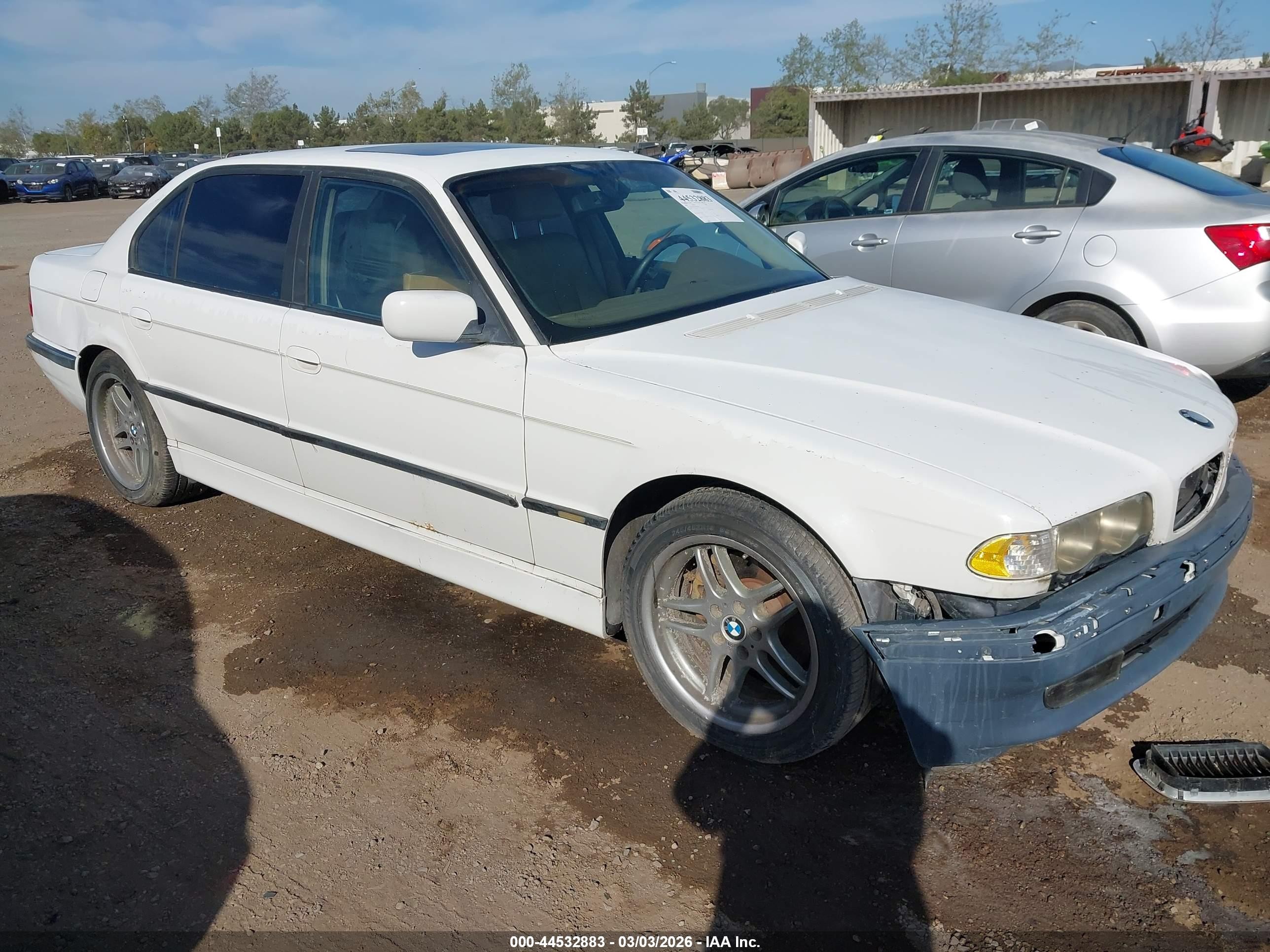 2000 Bmw 740il   White vin: WBAGH8344YDP14090