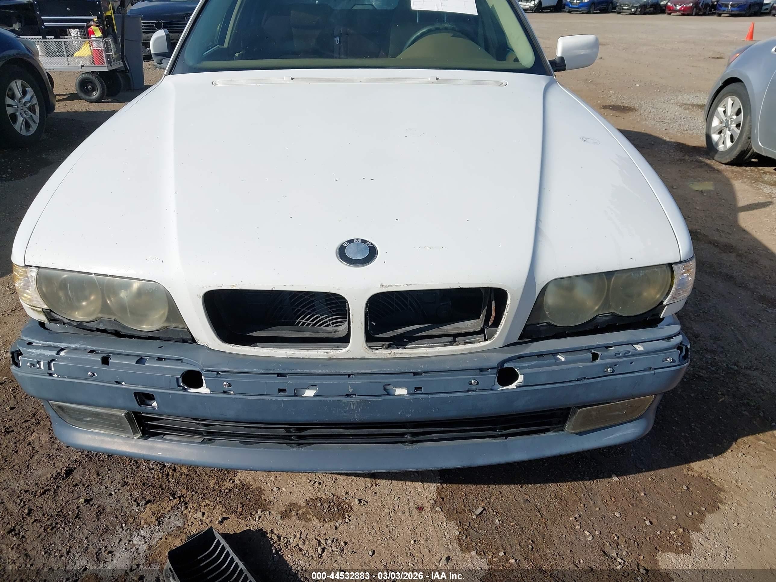 2000 Bmw 740il   White vin: WBAGH8344YDP14090