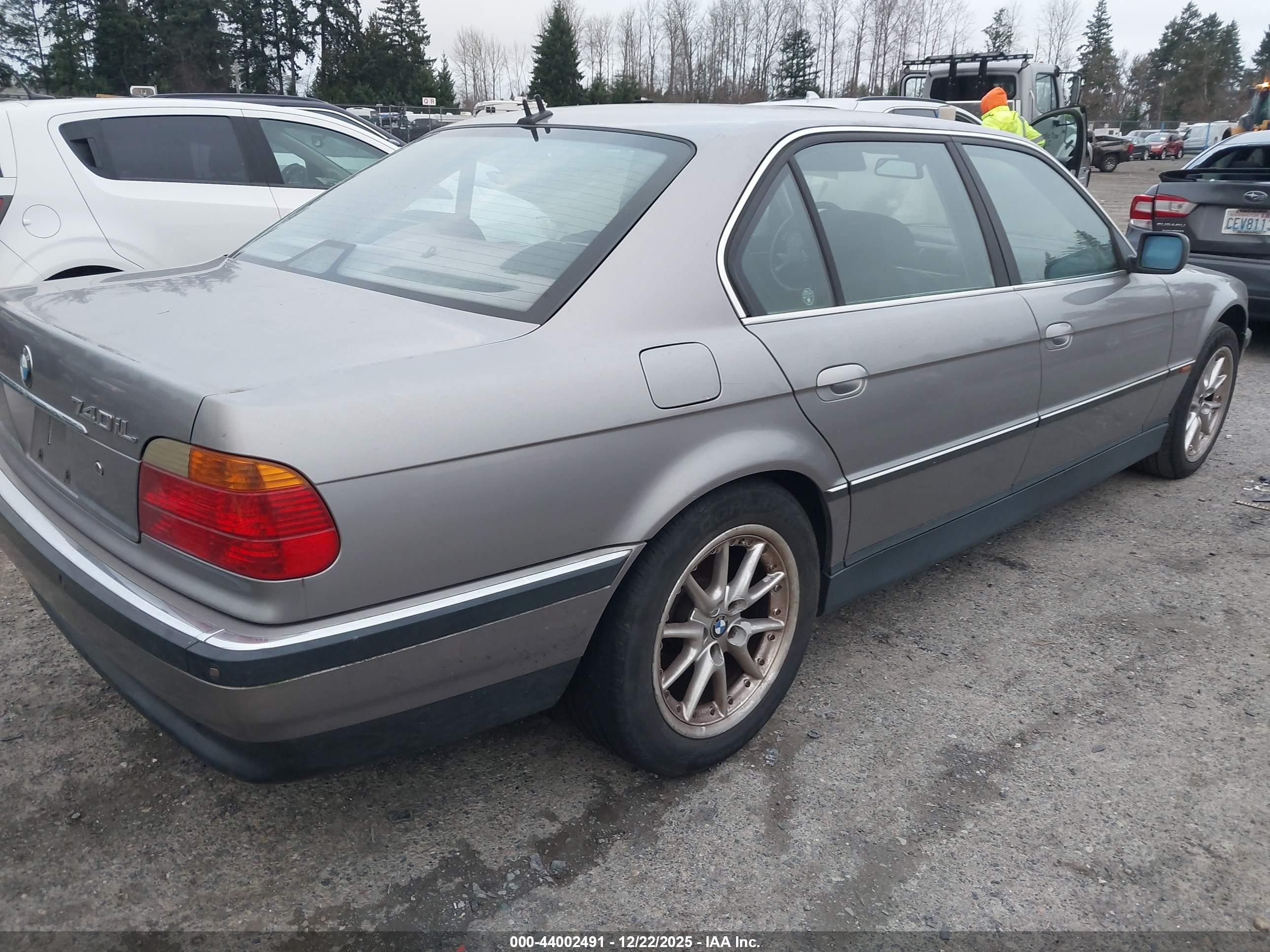 2000 Bmw 740il   Silver vin: WBAGH8344YDP16745