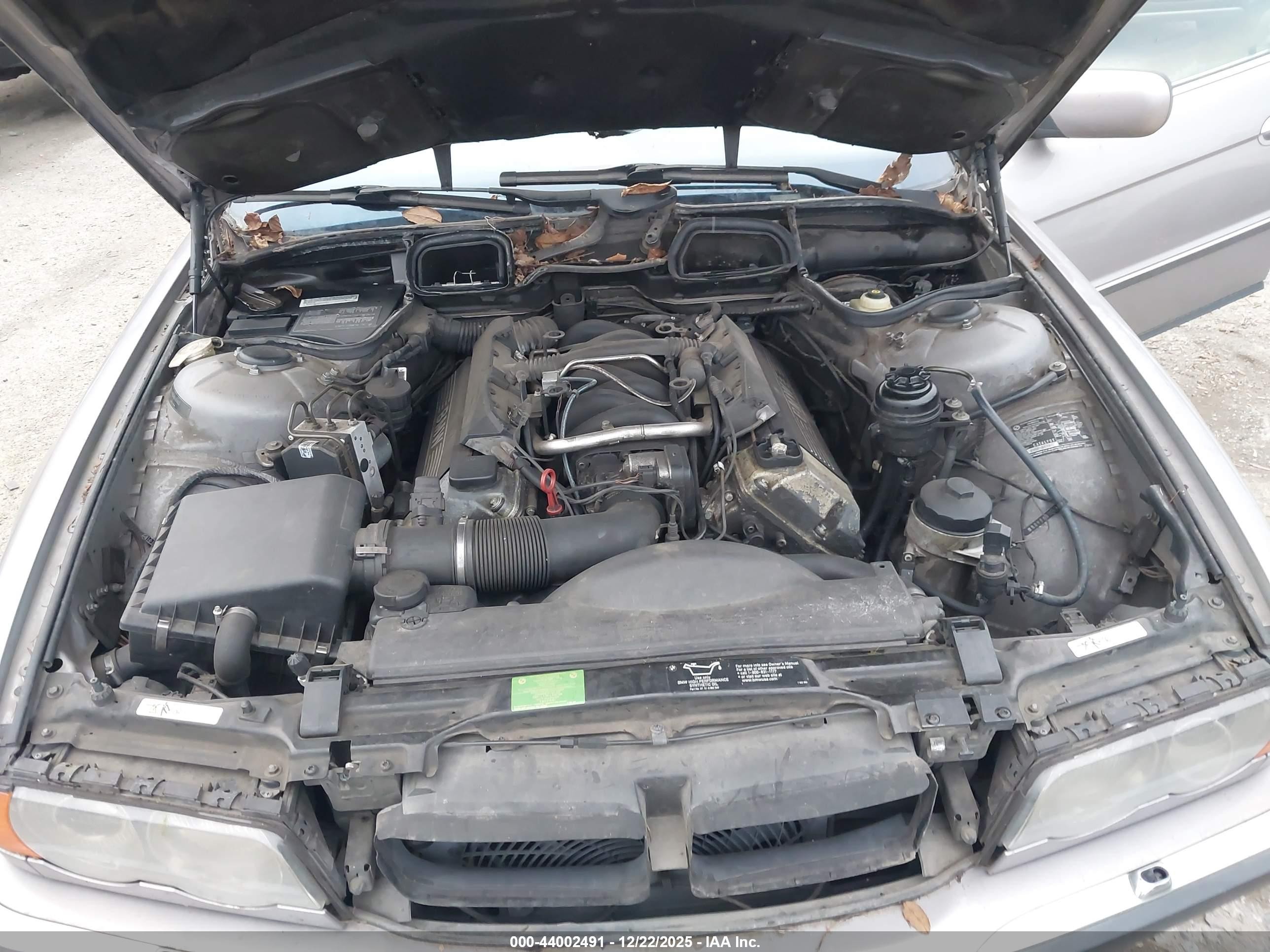 2000 Bmw 740il   Silver vin: WBAGH8344YDP16745