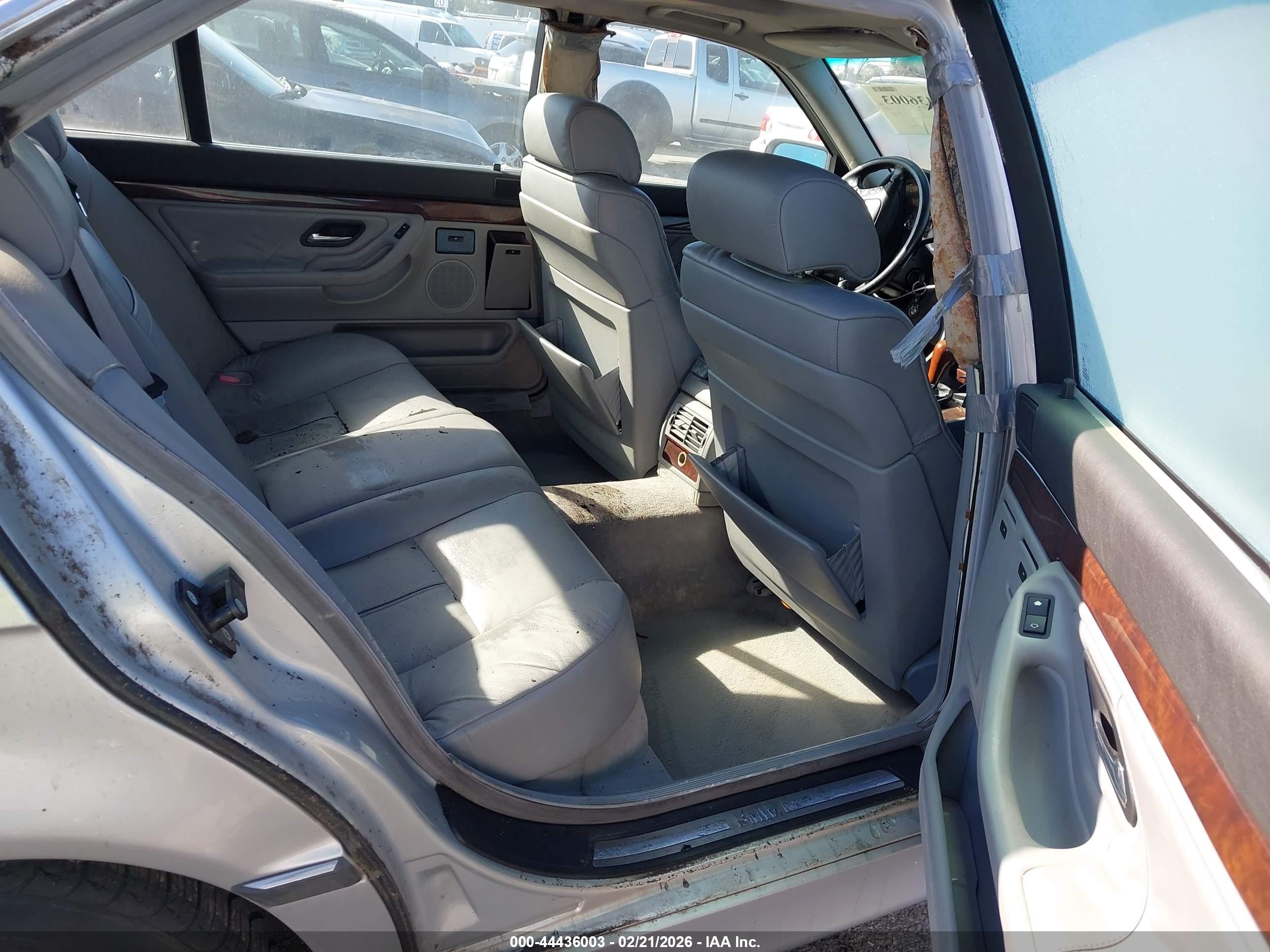 2000 Bmw 740il   Silver vin: WBAGH8347YDP11460
