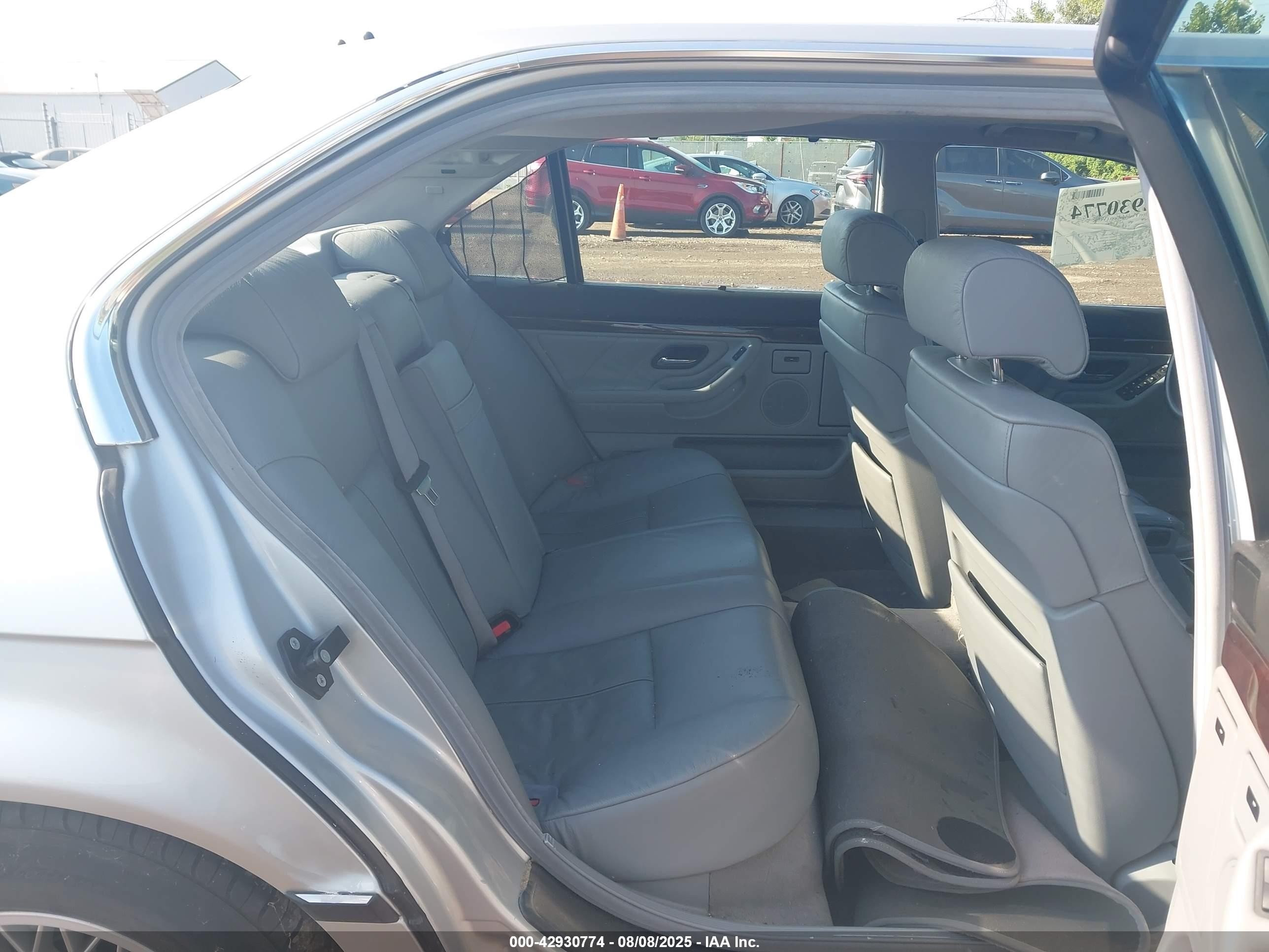 2001 Bmw 740il   Silver vin: WBAGH83491DP27035