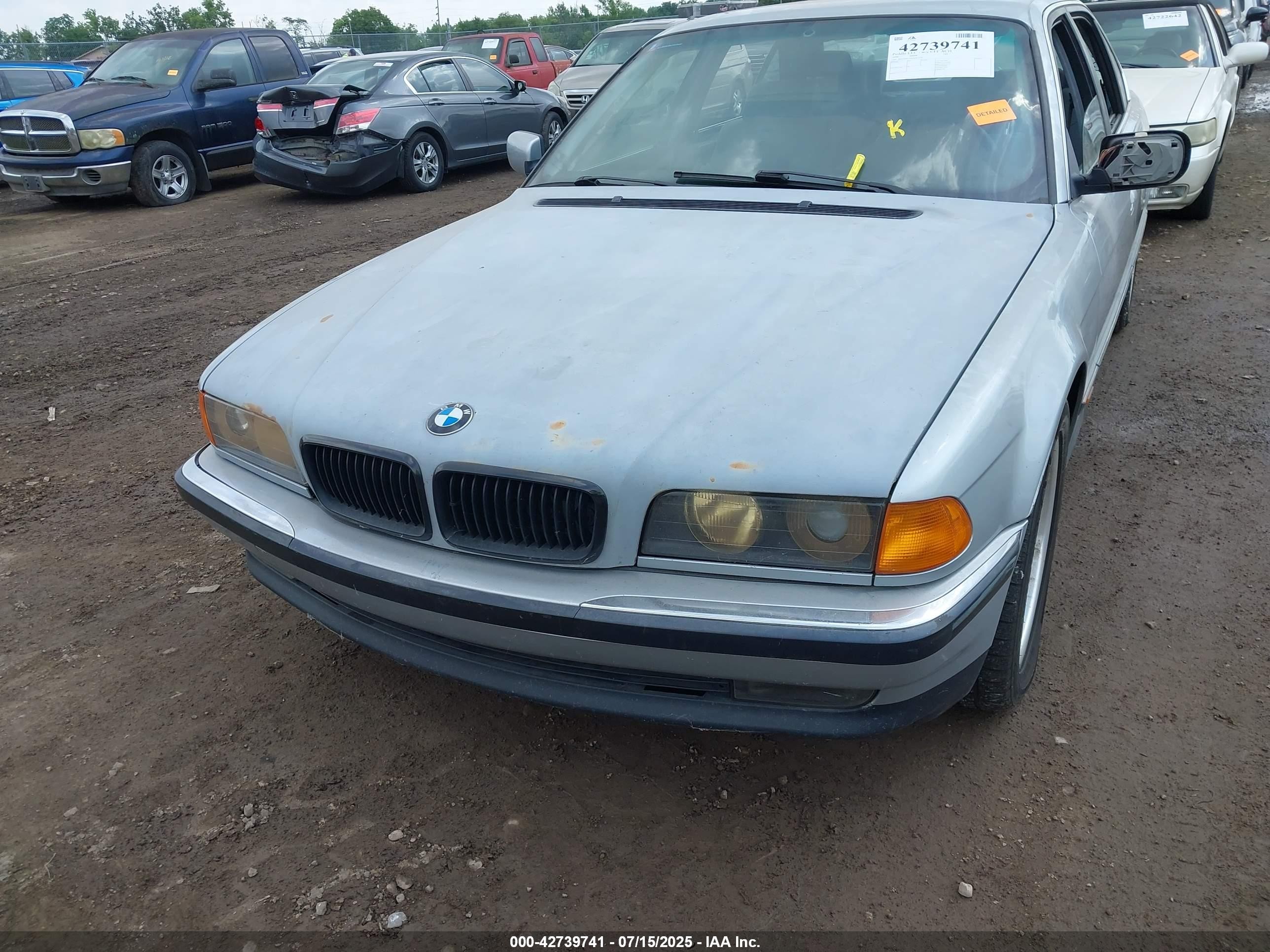 1998 Bmw 740il   Серебряный vin: WBAGJ8320WDM24428