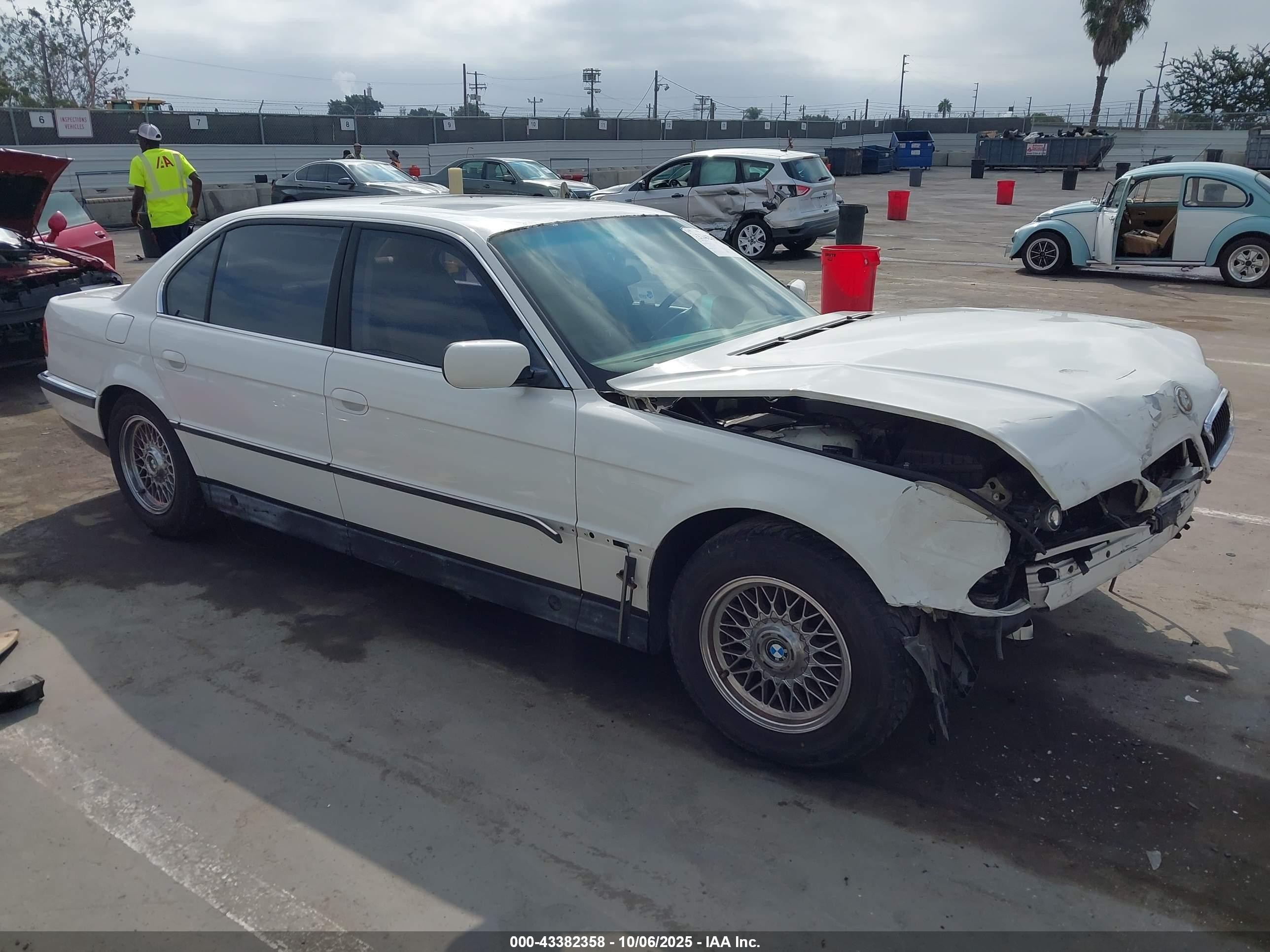 1998 Bmw 740il   White vin: WBAGJ8324WDM11763