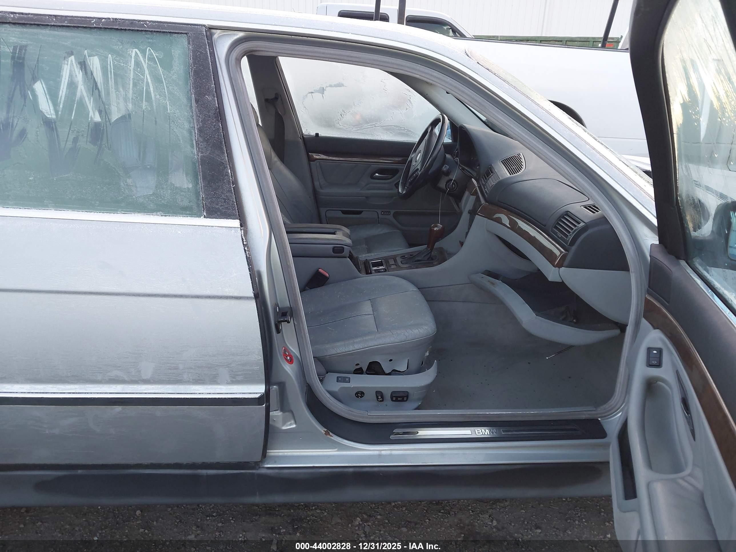 1998 Bmw 740il   Silver vin: WBAGJ8325WDM22142