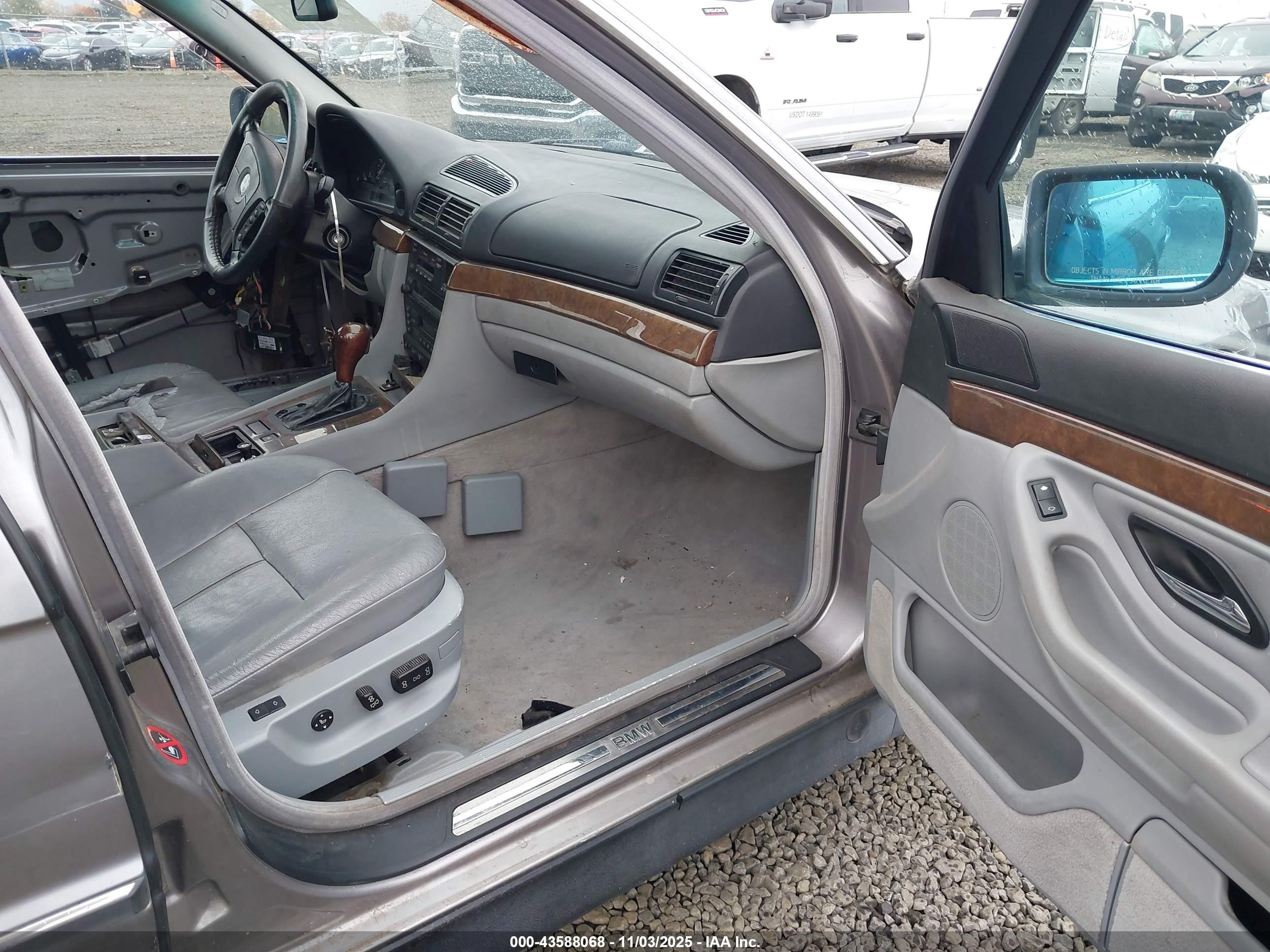 1998 Bmw 740il   Gray vin: WBAGJ8327WDM18660
