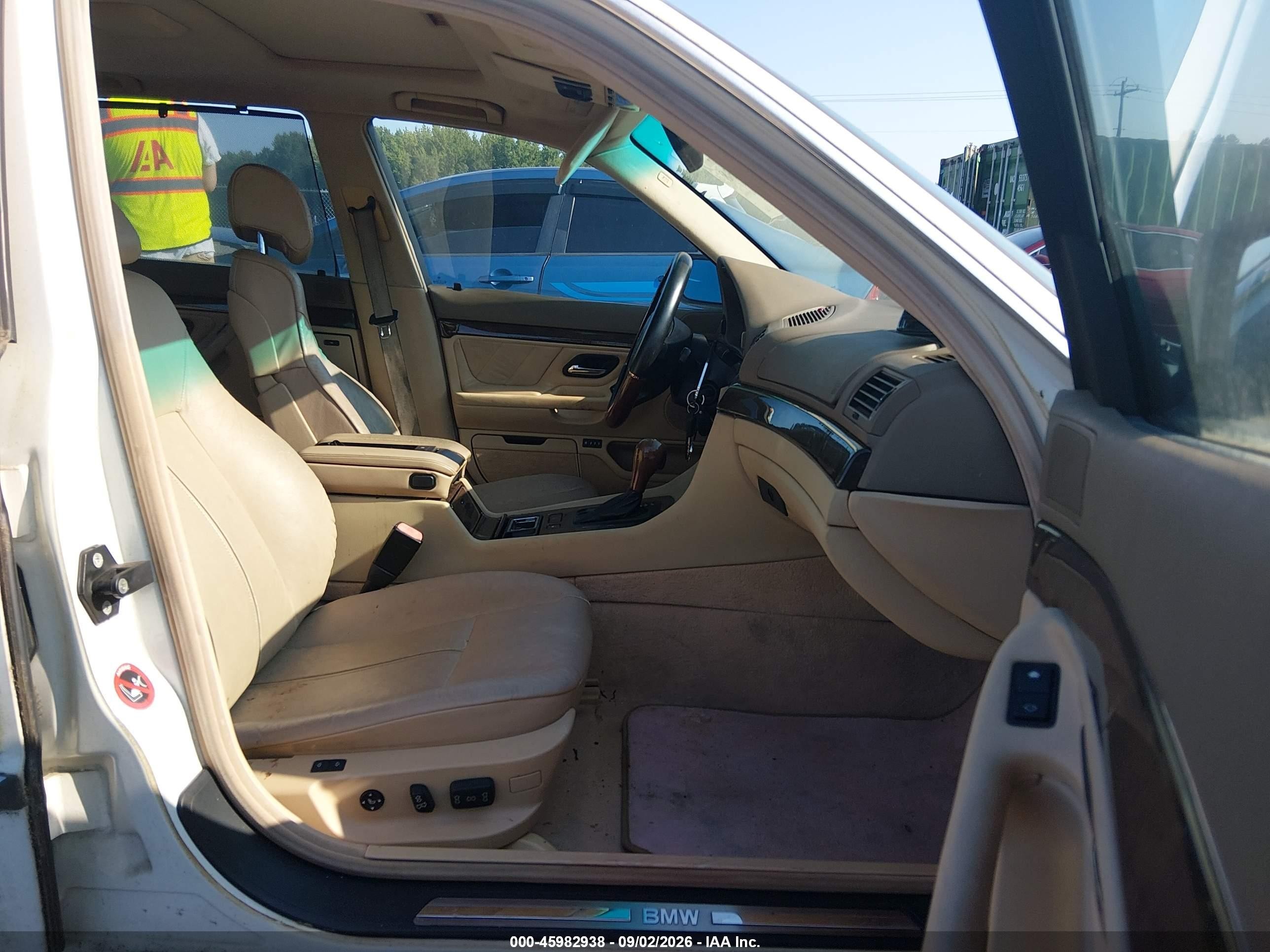 1998 Bmw 740il   White vin: WBAGJ832XWDM22542