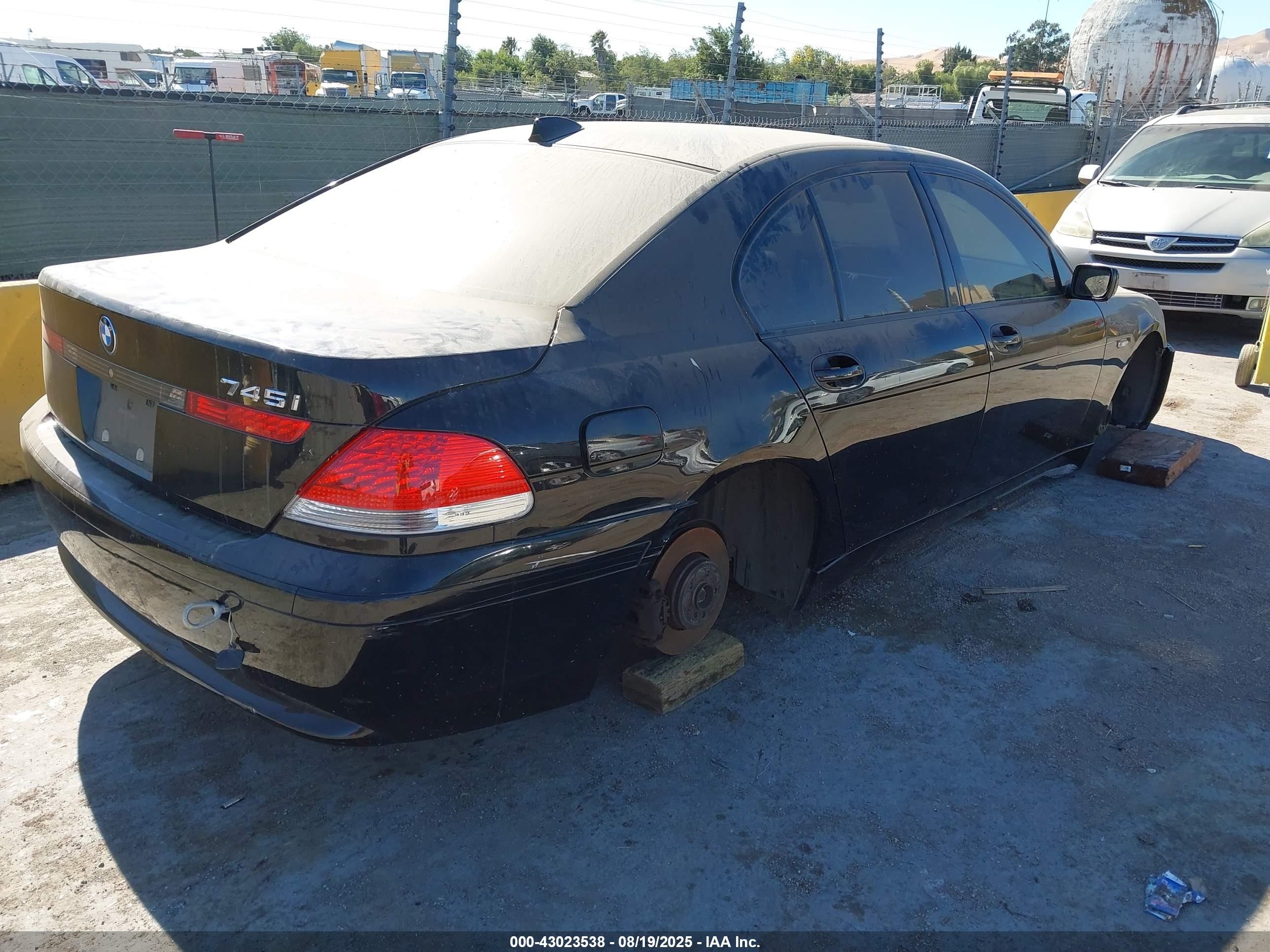 2003 Bmw 745i   Черный vin: WBAGL63423DP65521