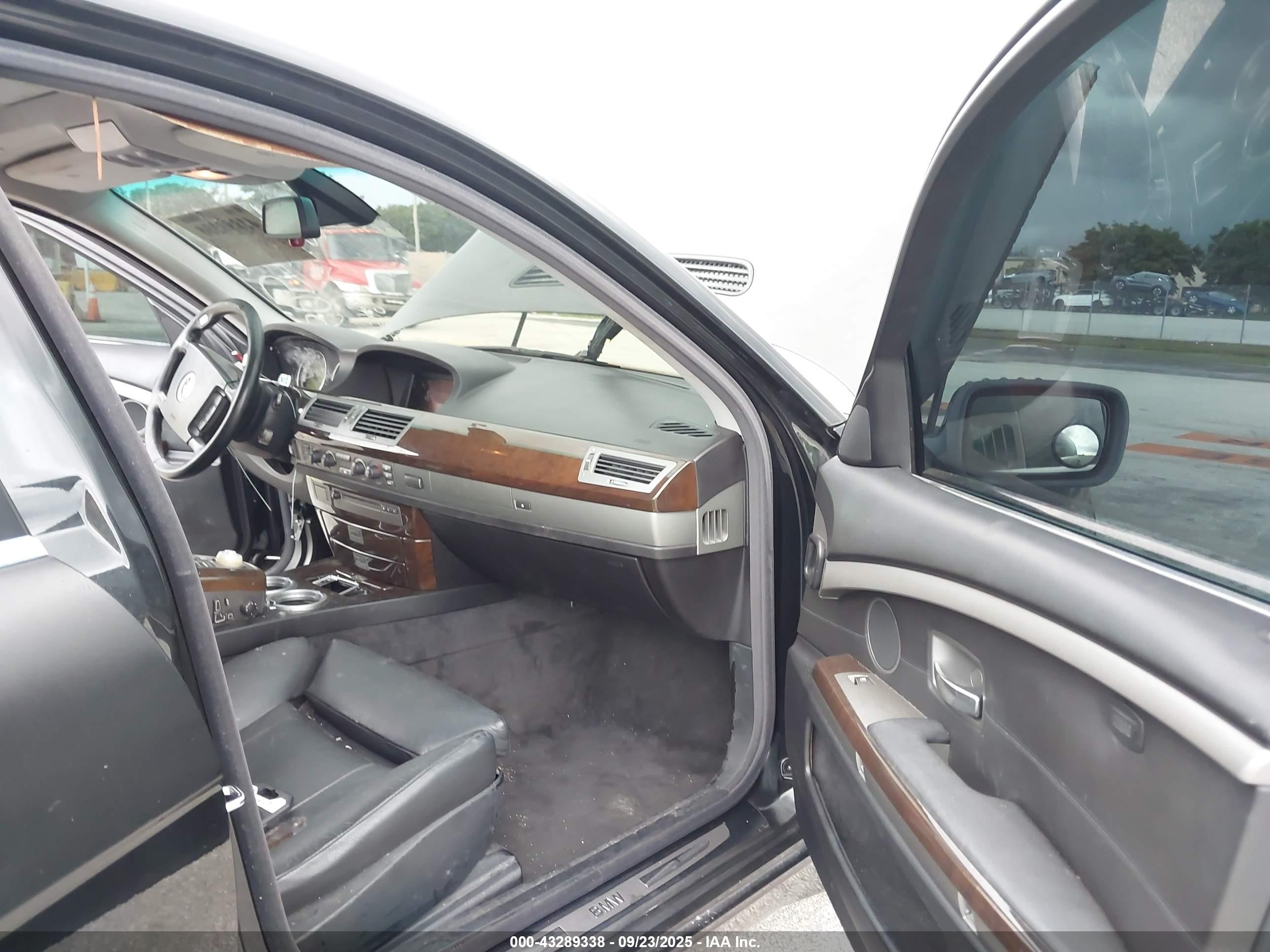 2005 Bmw 745li   Black vin: WBAGN63585DS60511