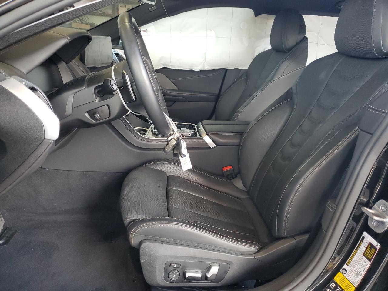 2023 Bmw 840xi    Черный vin: WBAGV4C05PCM99791