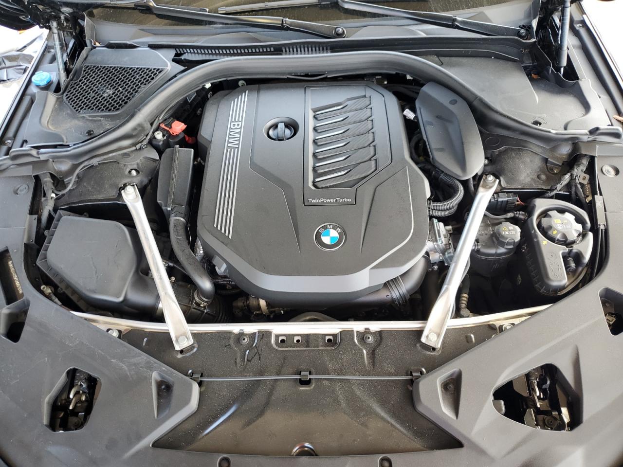 2023 Bmw 840xi    Черный vin: WBAGV4C05PCM99791