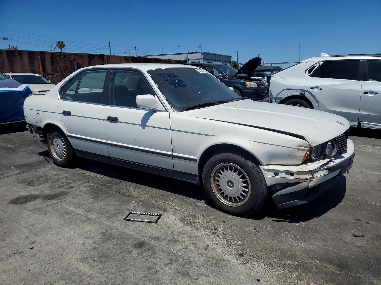 1990 Bmw 525 I Automatic White vin: WBAHC2317LBE27274