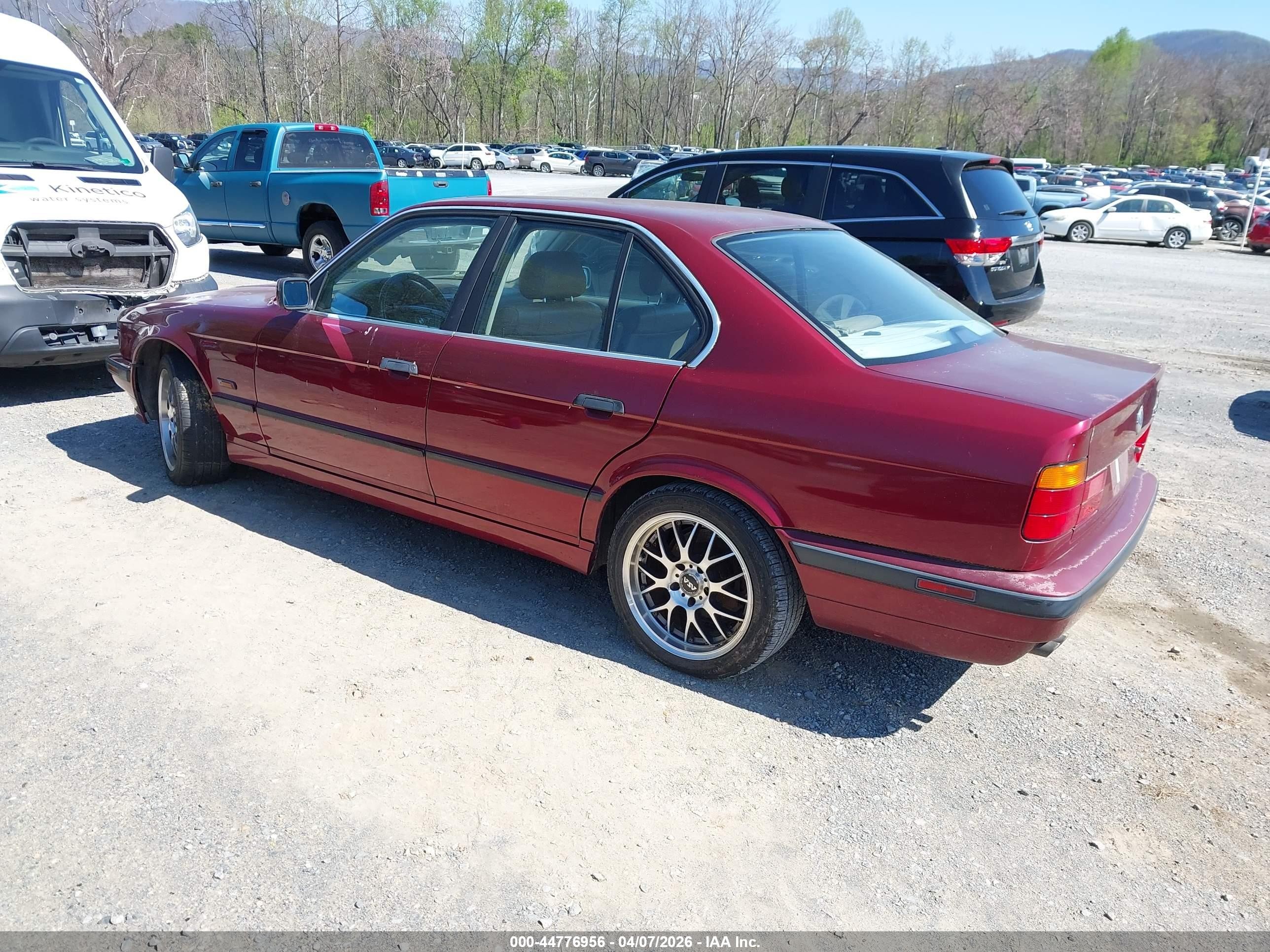1995 Bmw 525 I Automatic Red vin: WBAHD6320SGK85121