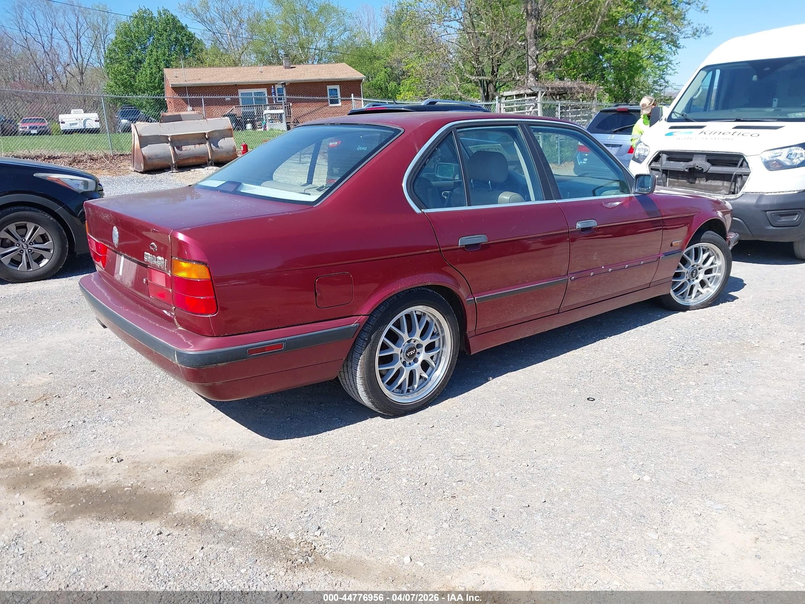 1995 Bmw 525 I Automatic Red vin: WBAHD6320SGK85121