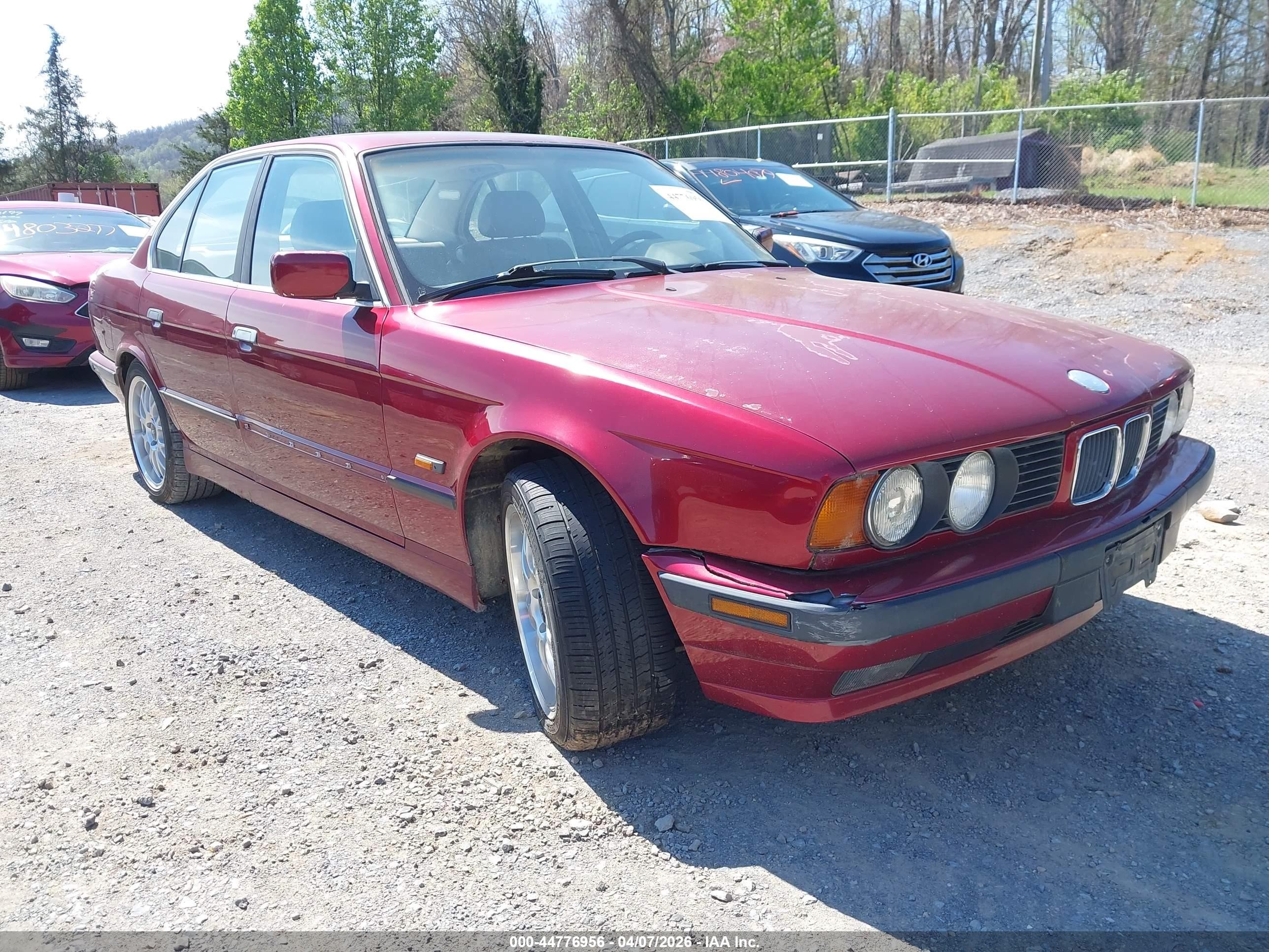 1995 Bmw 525 I Automatic Red vin: WBAHD6320SGK85121