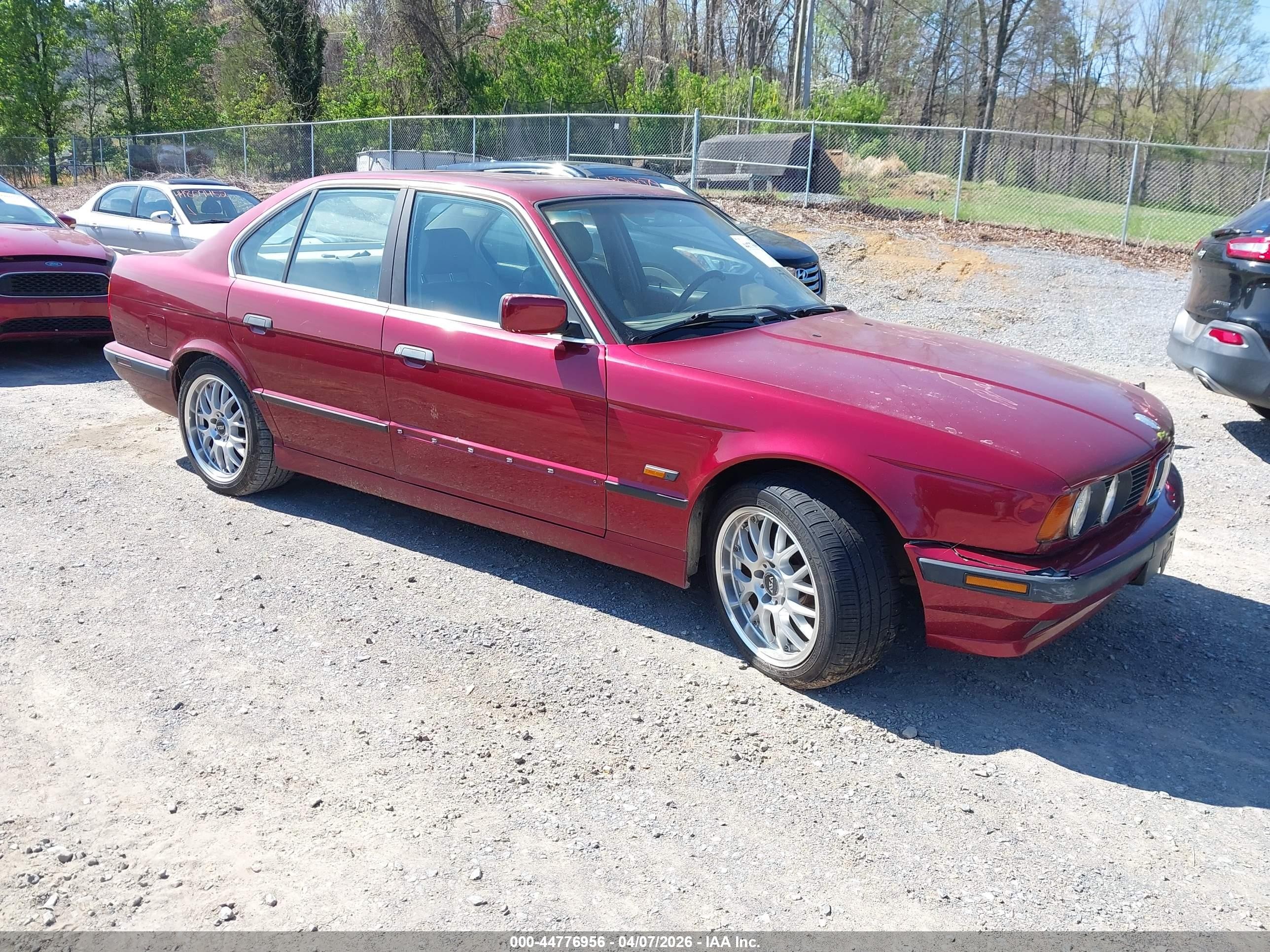 1995 Bmw 525 I Automatic Red vin: WBAHD6320SGK85121