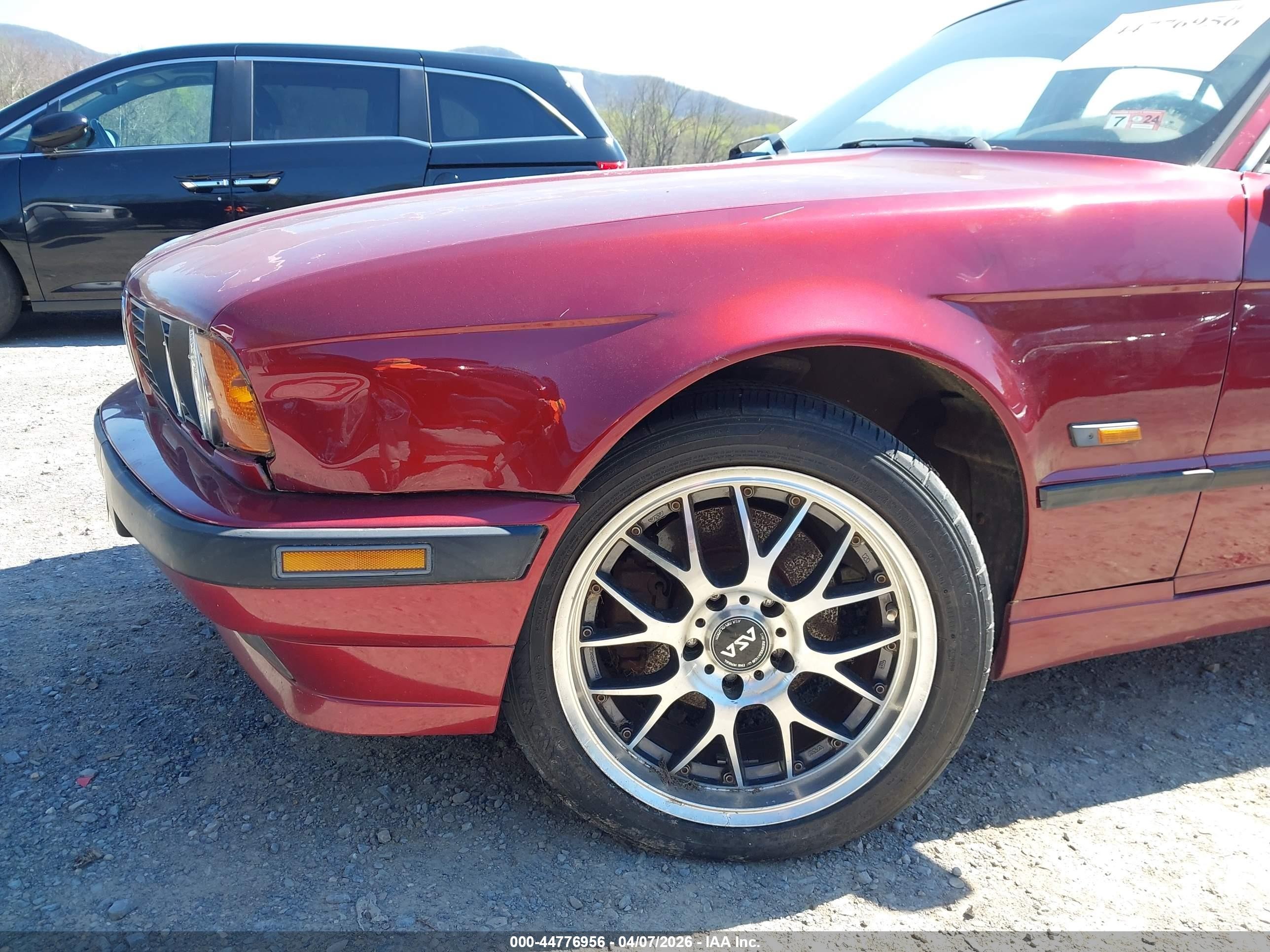 1995 Bmw 525 I Automatic Red vin: WBAHD6320SGK85121