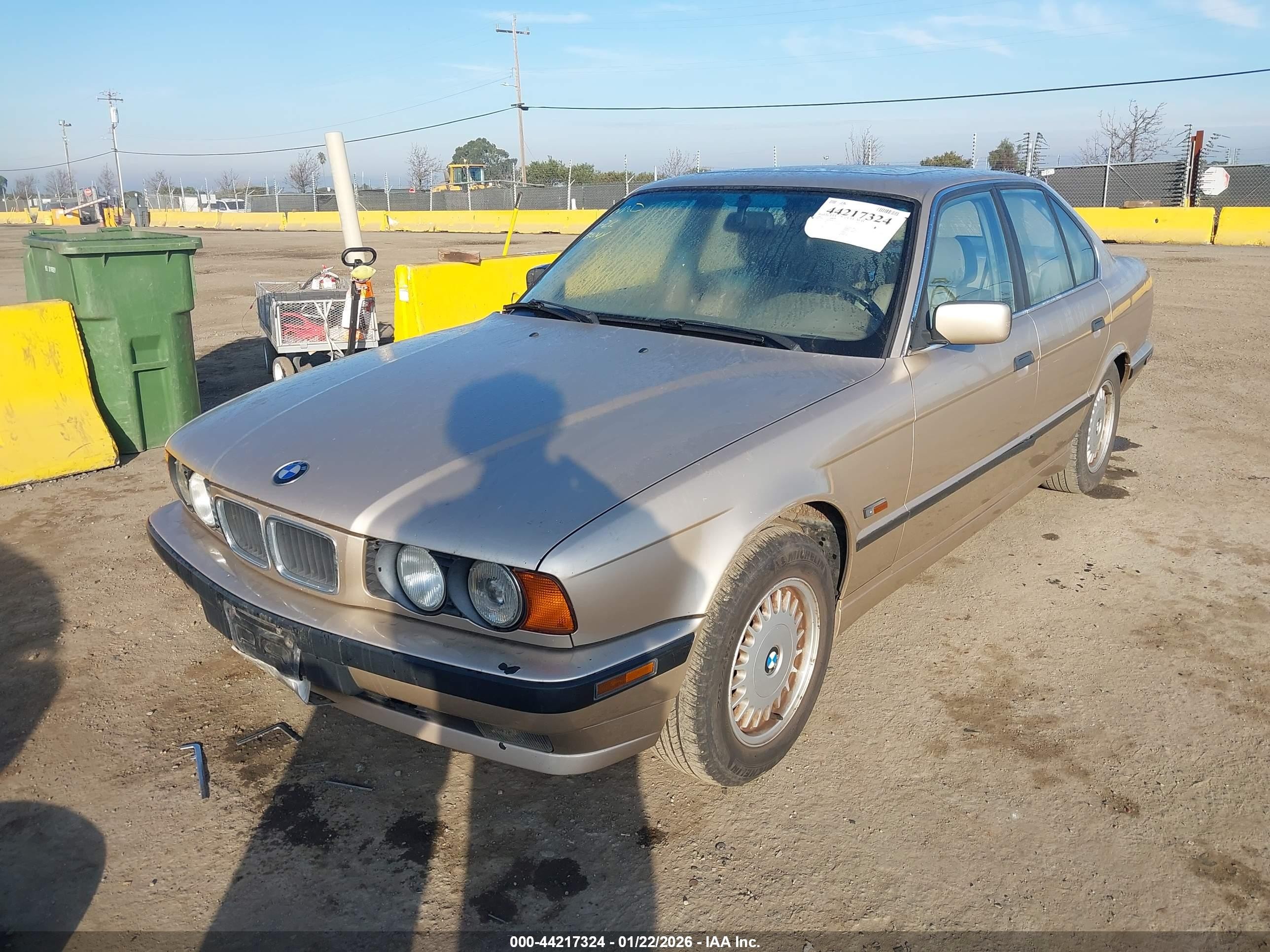 1995 Bmw 525 I Automatic Золотой vin: WBAHD6323SGK54123