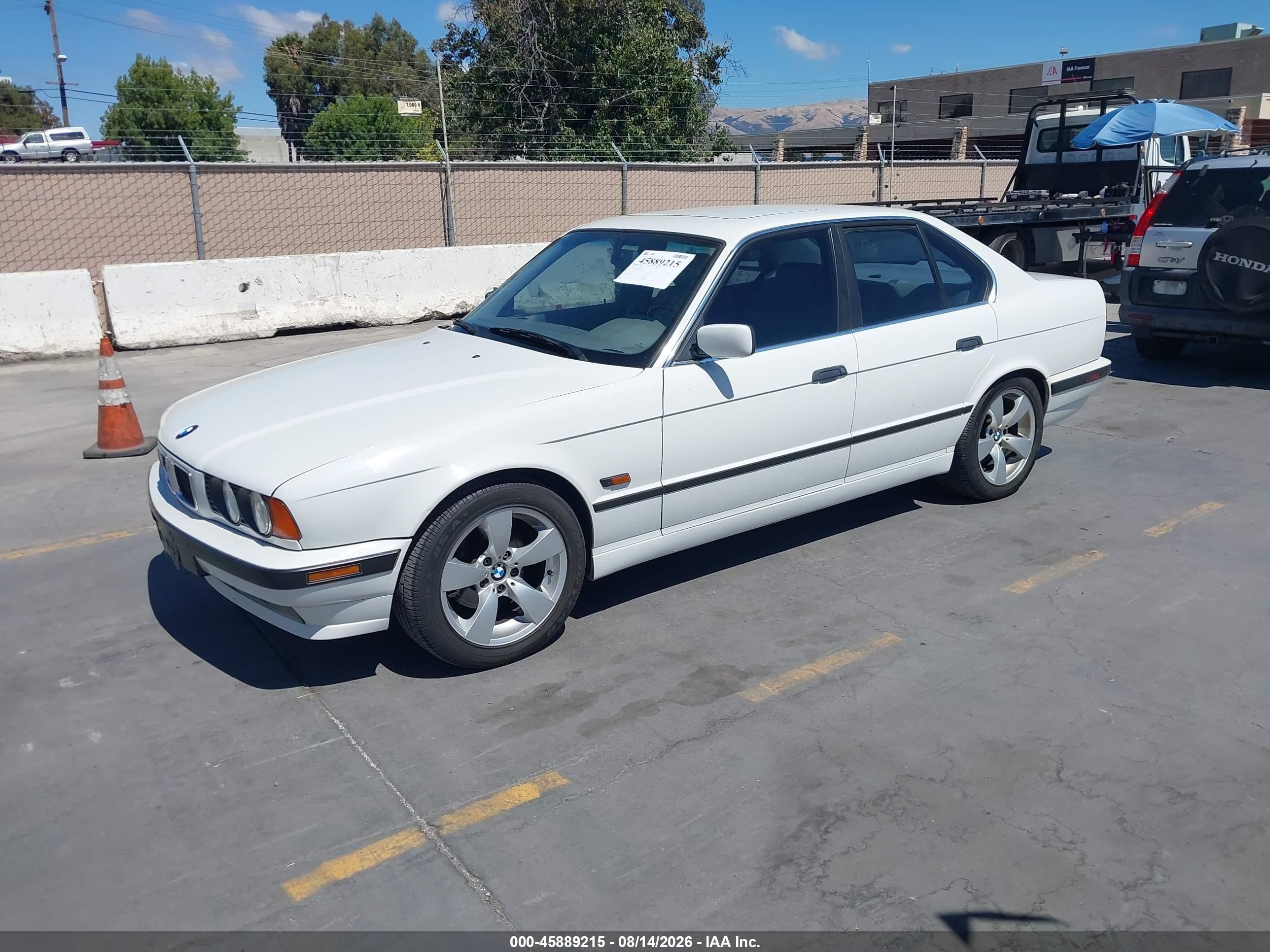 1995 Bmw 540 I Automatic Белый vin: WBAHE6328SGF30764