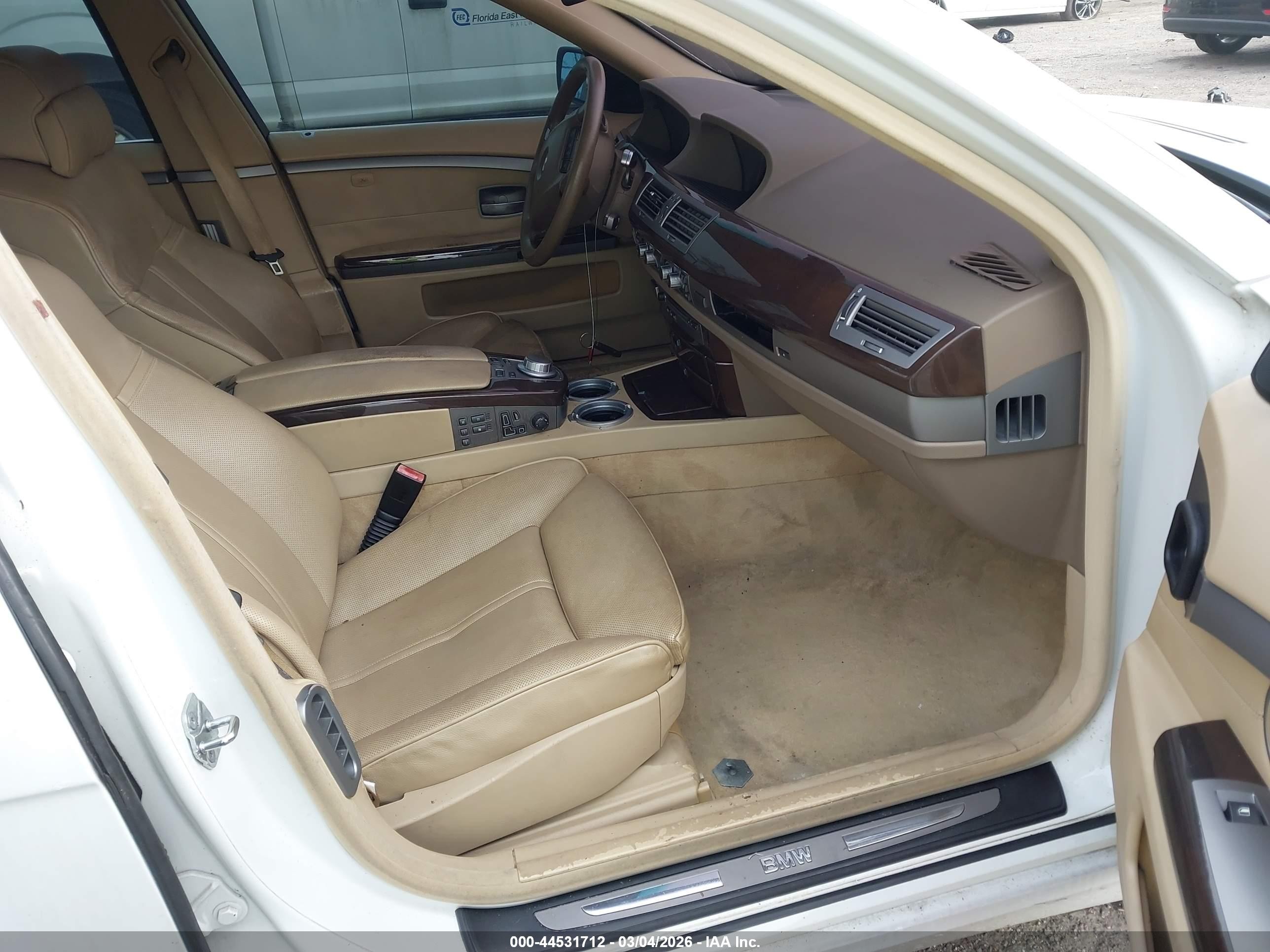 2007 Bmw 750i   White vin: WBAHL83517DT10271