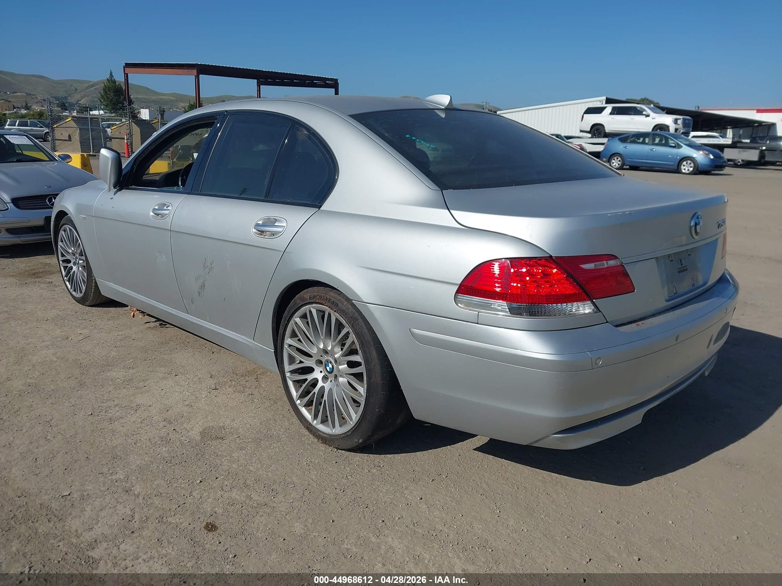 2007 Bmw 750i   Silver vin: WBAHL83557DT09995