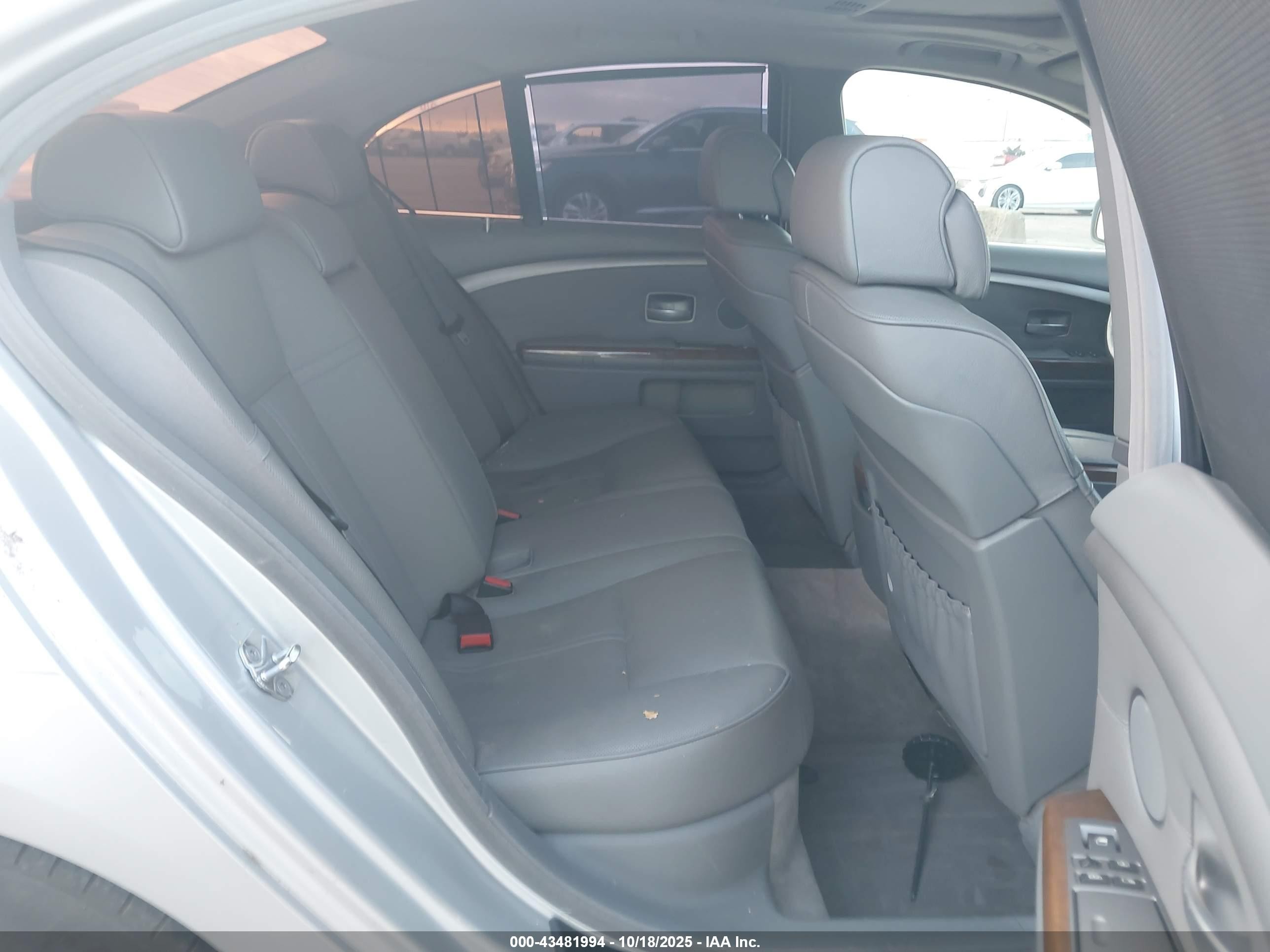 2007 Bmw 750i   Silver vin: WBAHL83577DT08542
