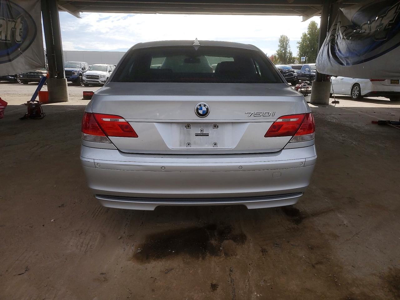 2007 Bmw 750 I Silver vin: WBAHL835X7DT08356