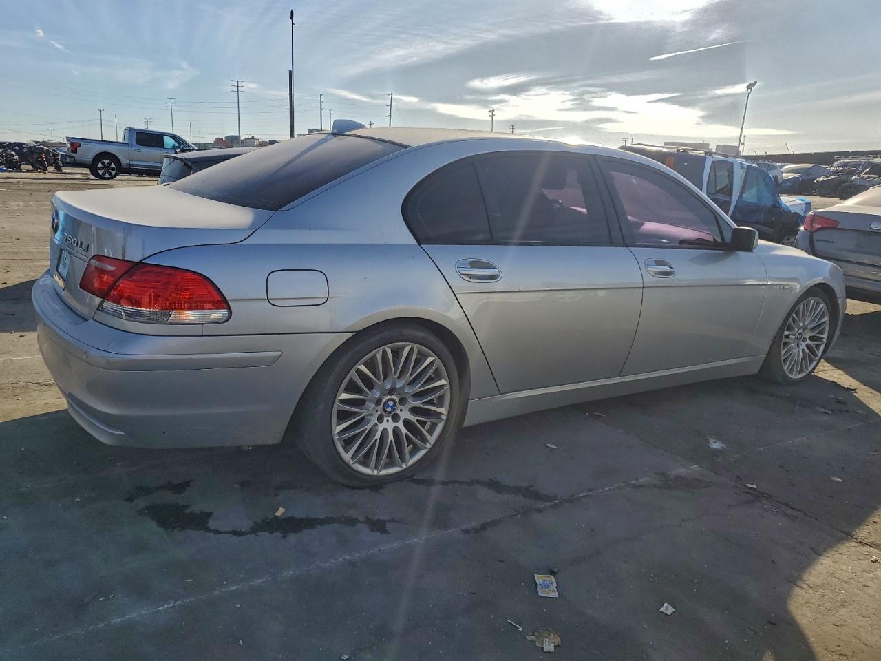 2007 Bmw 750 Silver vin: WBAHN83507DT76983