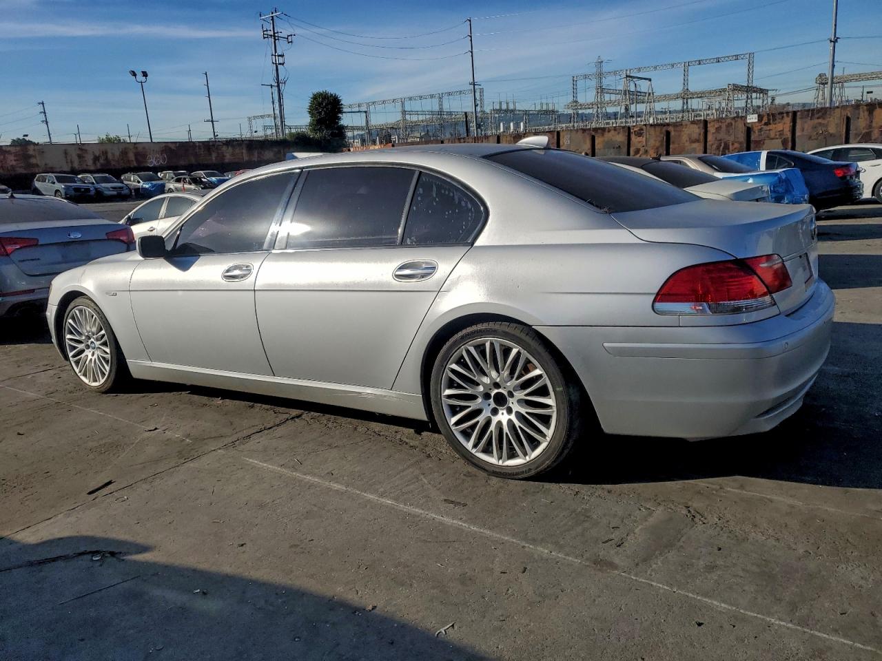 2007 Bmw 750 Silver vin: WBAHN83507DT76983
