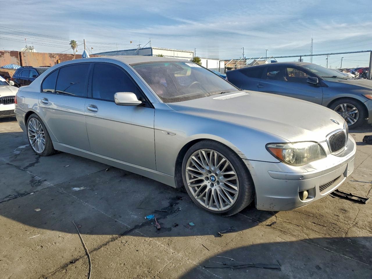 2007 Bmw 750 Silver vin: WBAHN83507DT76983