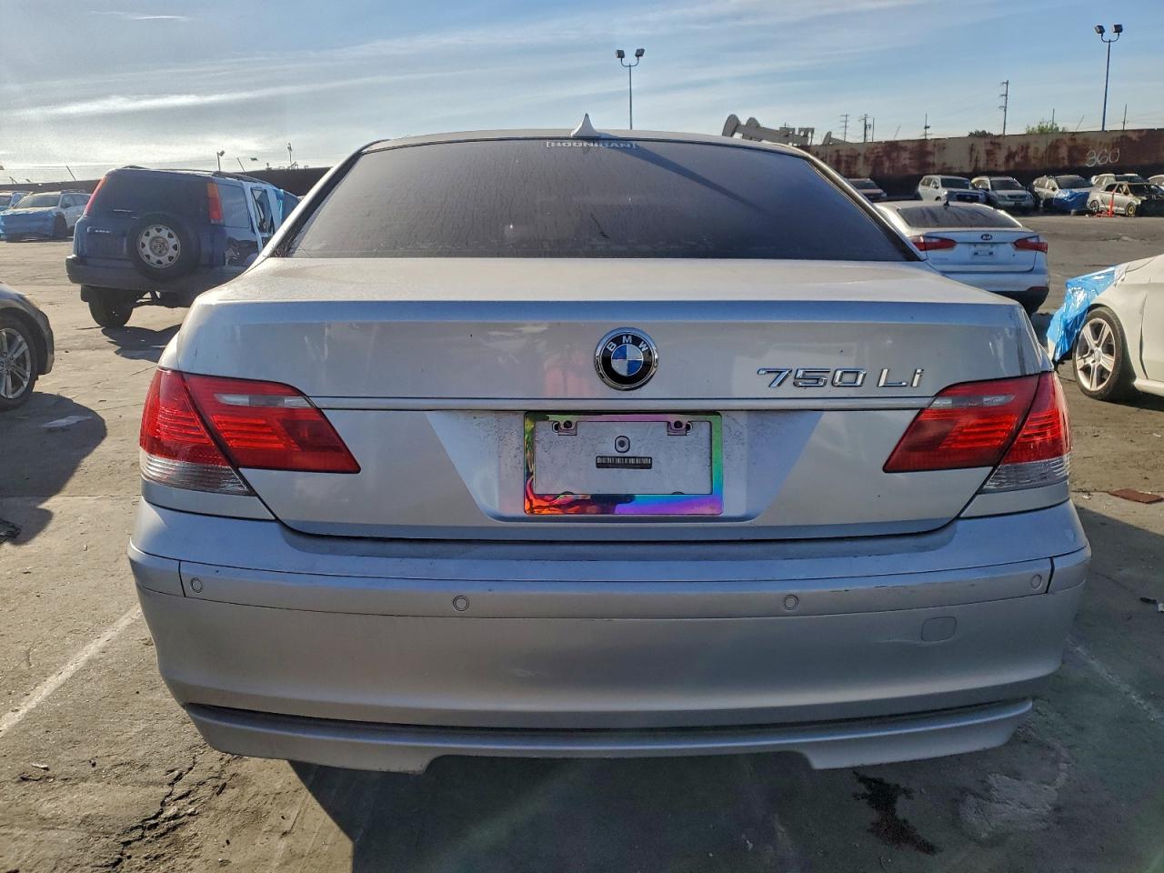 2007 Bmw 750 Silver vin: WBAHN83507DT76983