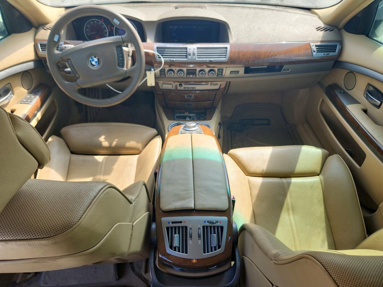 2007 Bmw 750 White vin: WBAHN83517DT74546