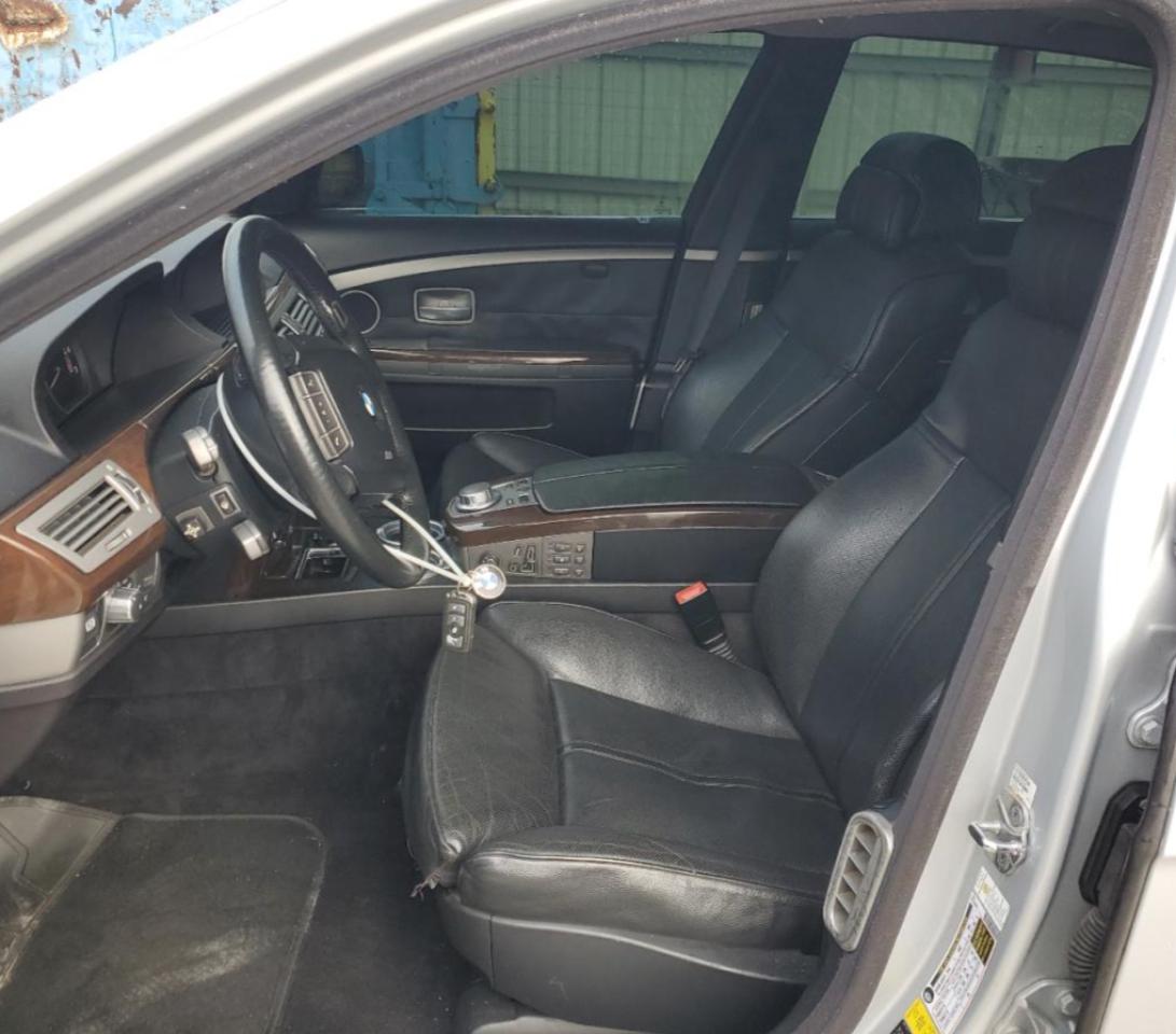 2007 Bmw 750 Silver vin: WBAHN83527DT67301
