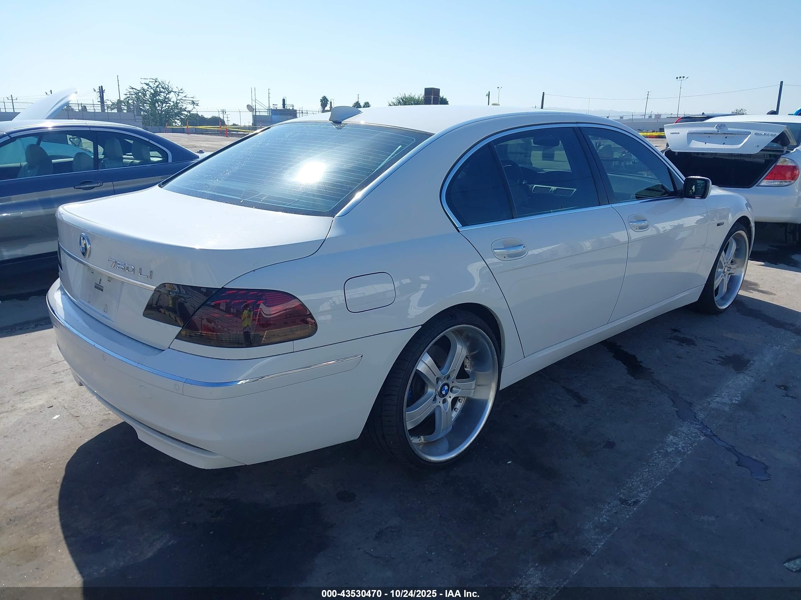 2007 Bmw 750li   White vin: WBAHN83557DT66840