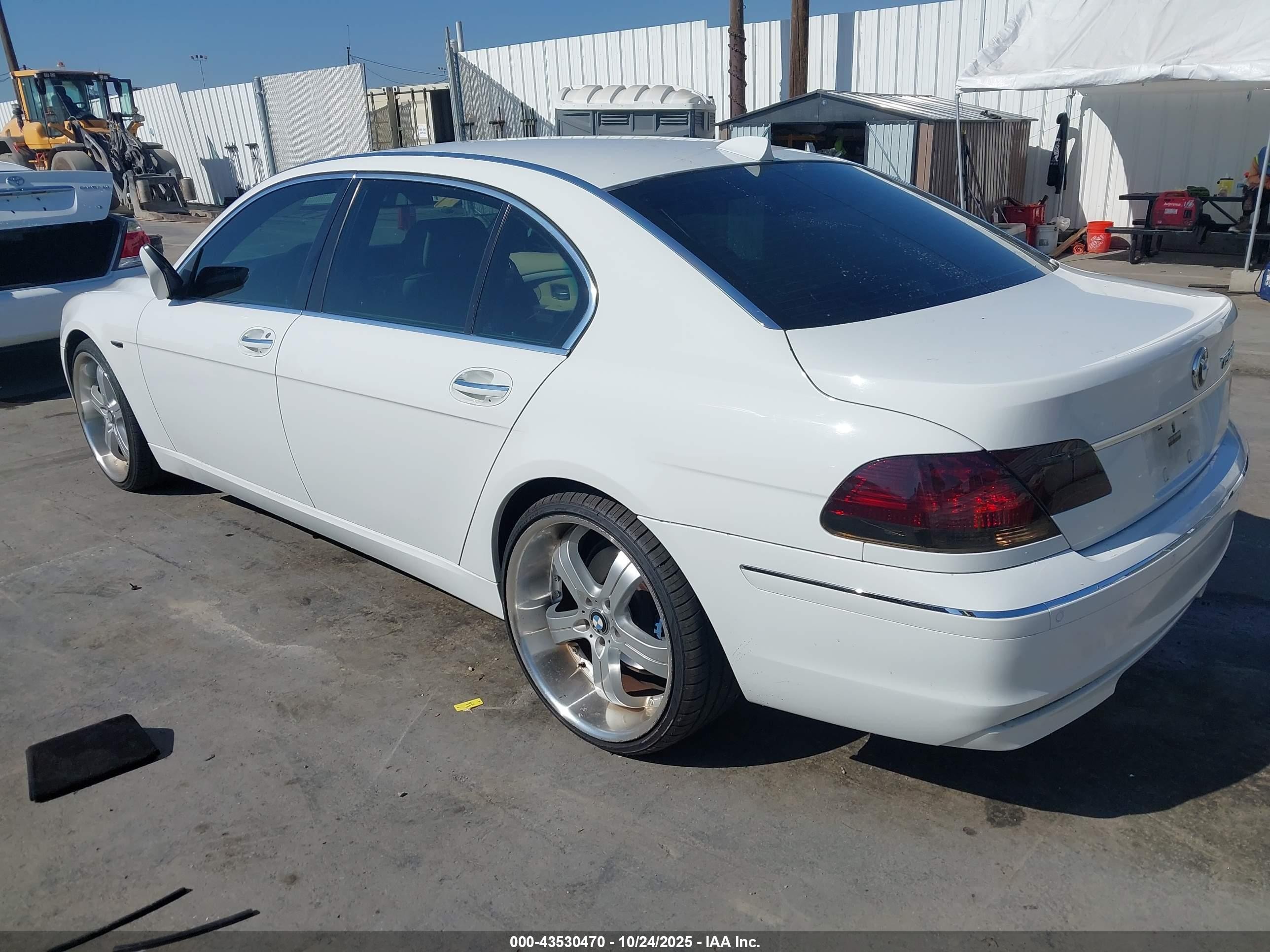 2007 Bmw 750li   White vin: WBAHN83557DT66840