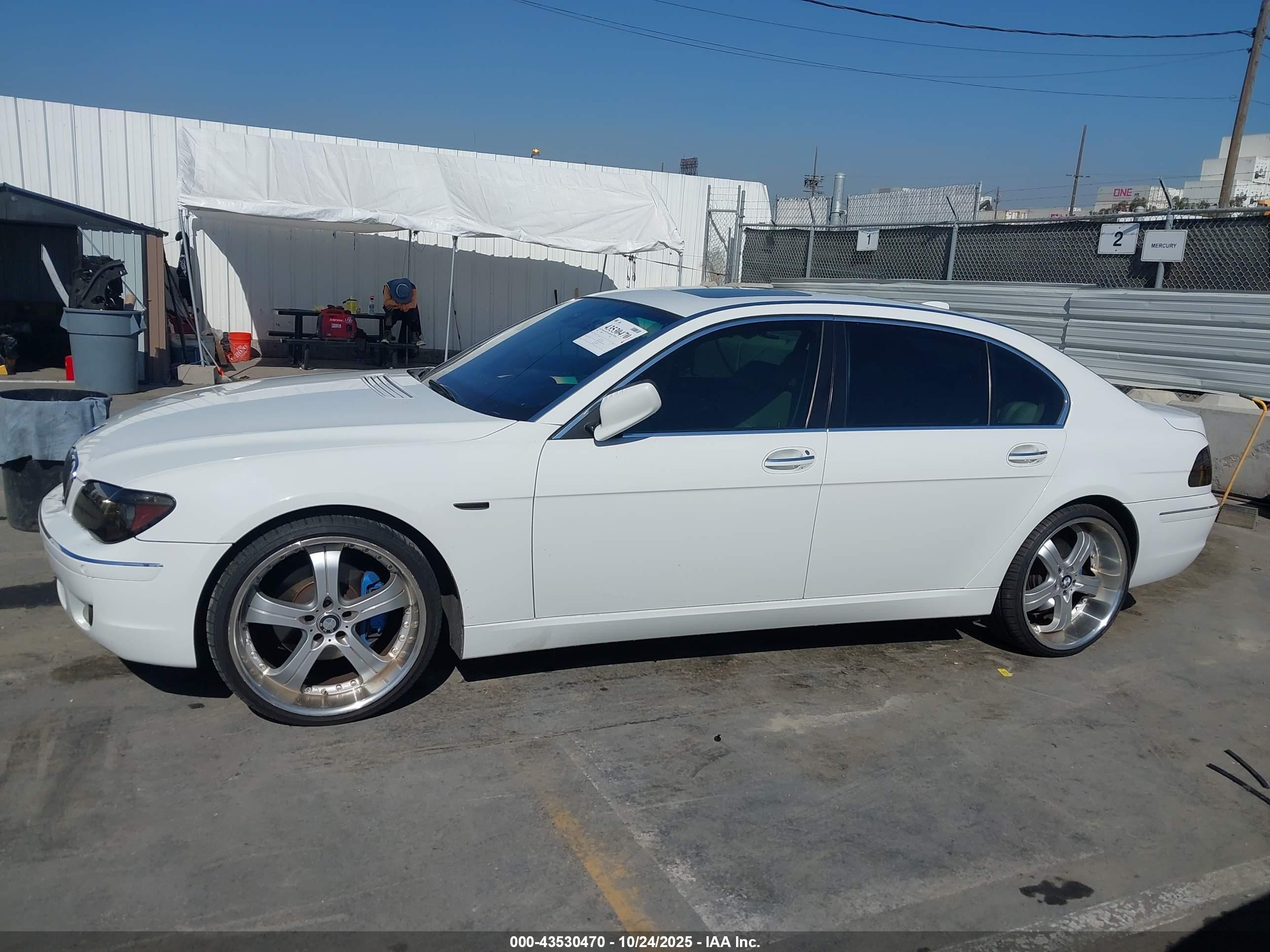 2007 Bmw 750li   White vin: WBAHN83557DT66840