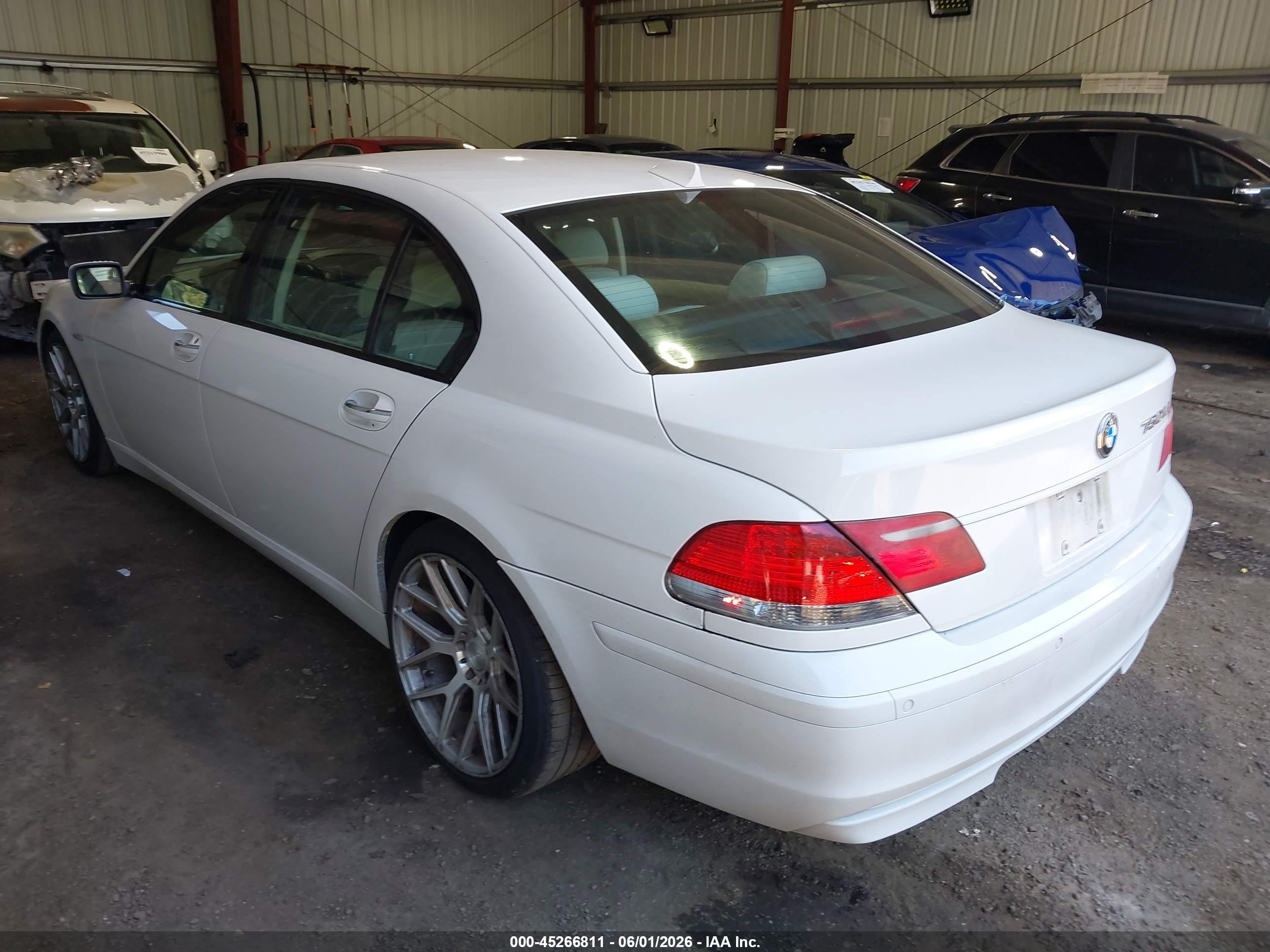 2007 Bmw 750li   White vin: WBAHN83557DT67910
