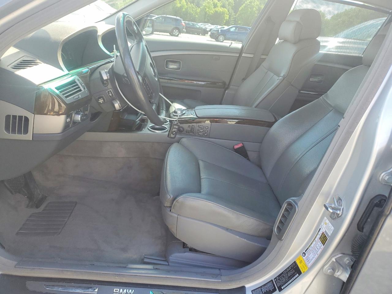 2007 Bmw 750 Gray vin: WBAHN83557DT75151