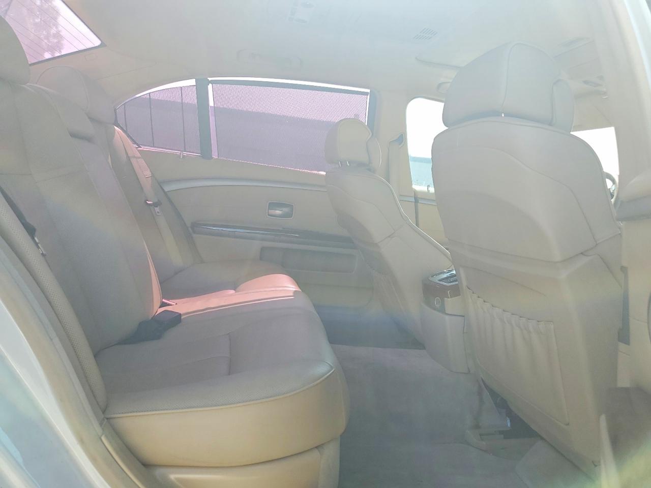 2006 Bmw 7 Series 740il White vin: WBAHN83576DT62917