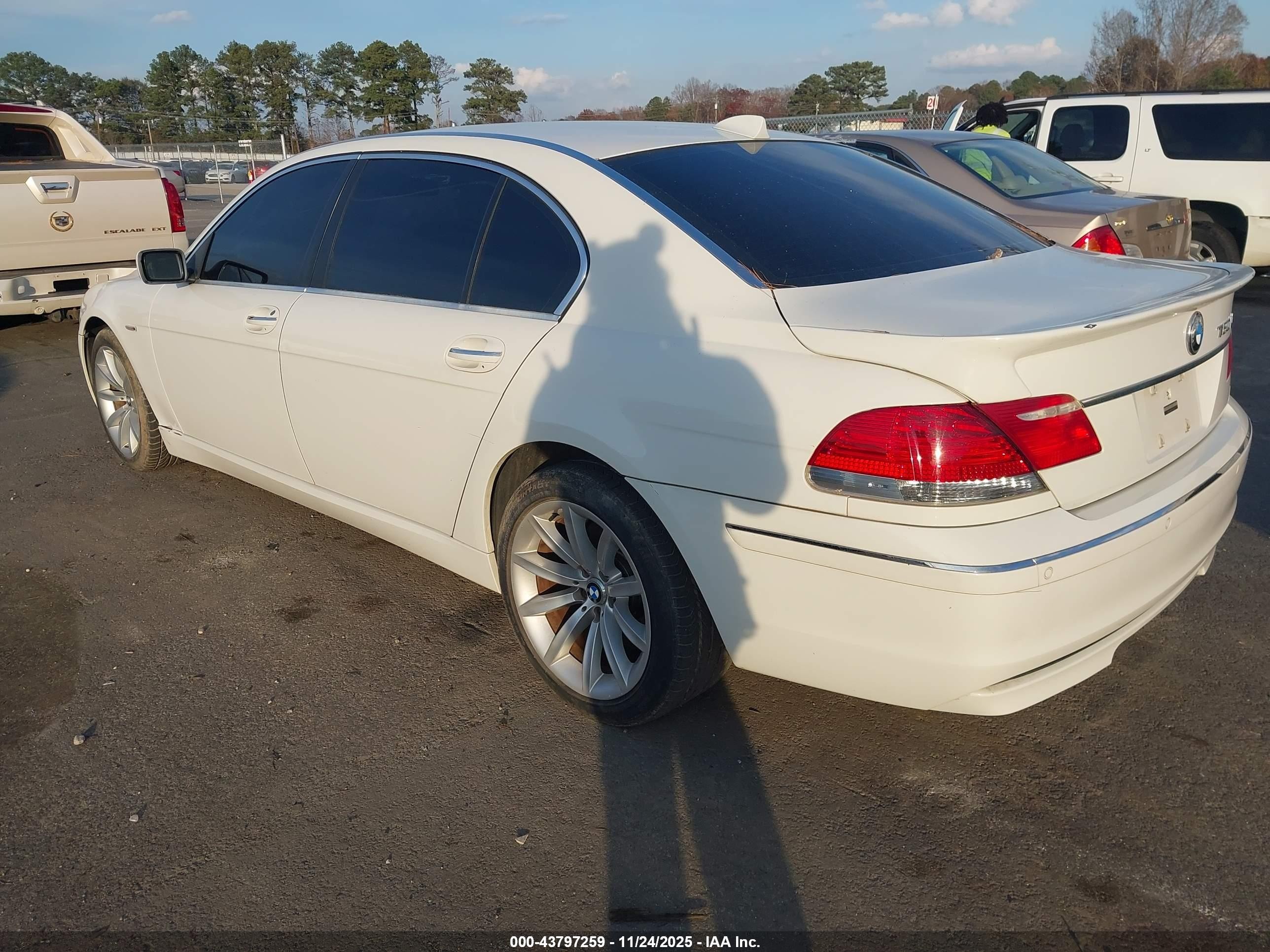 2007 Bmw 750li   White vin: WBAHN83577DT65270