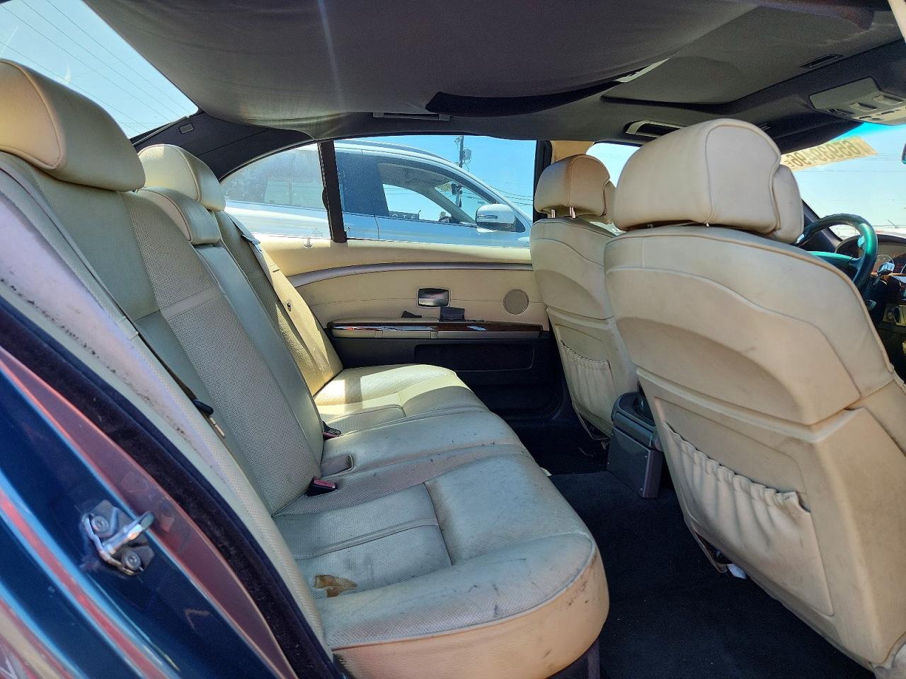 2007 Bmw 750 Gray vin: WBAHN83587DT67089