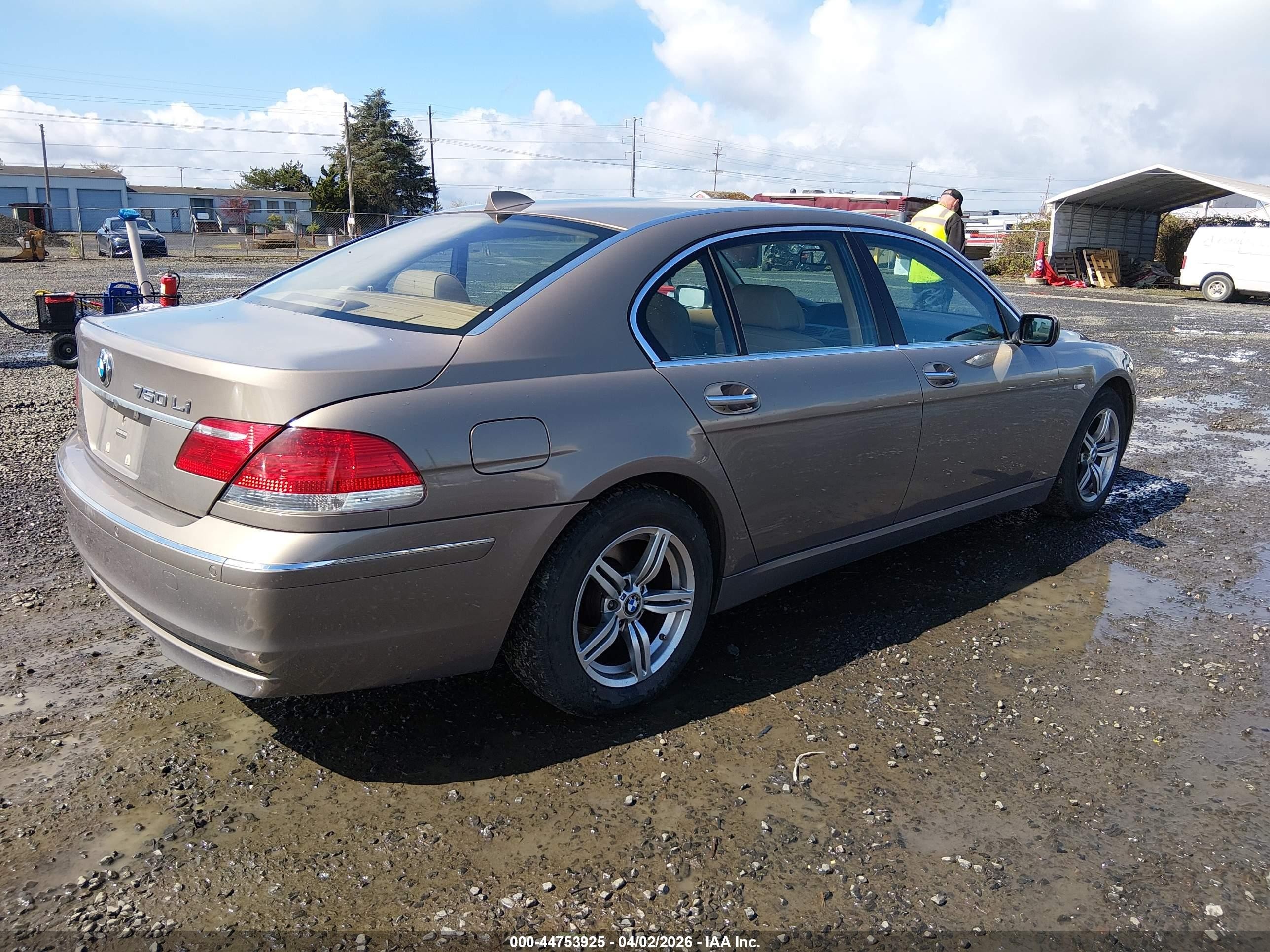 2007 Bmw 750   Dark Brown vin: WBAHN83587DT73250