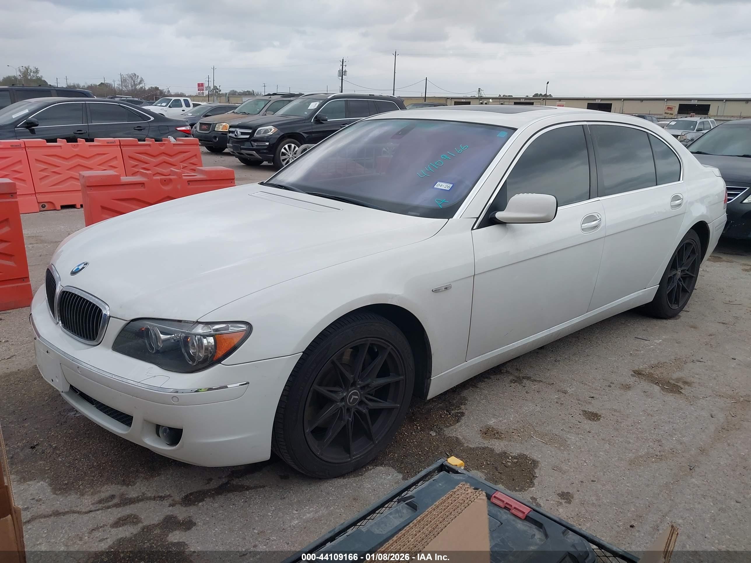 2006 Bmw 750li   White vin: WBAHN835X6DT30740