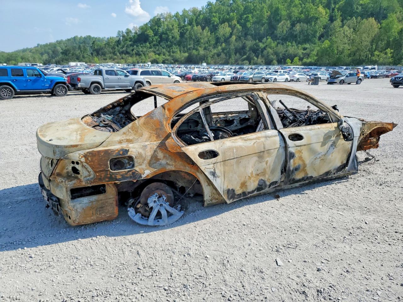 2007 Bmw 750 Пожар vin: WBAHN835X7DT66235