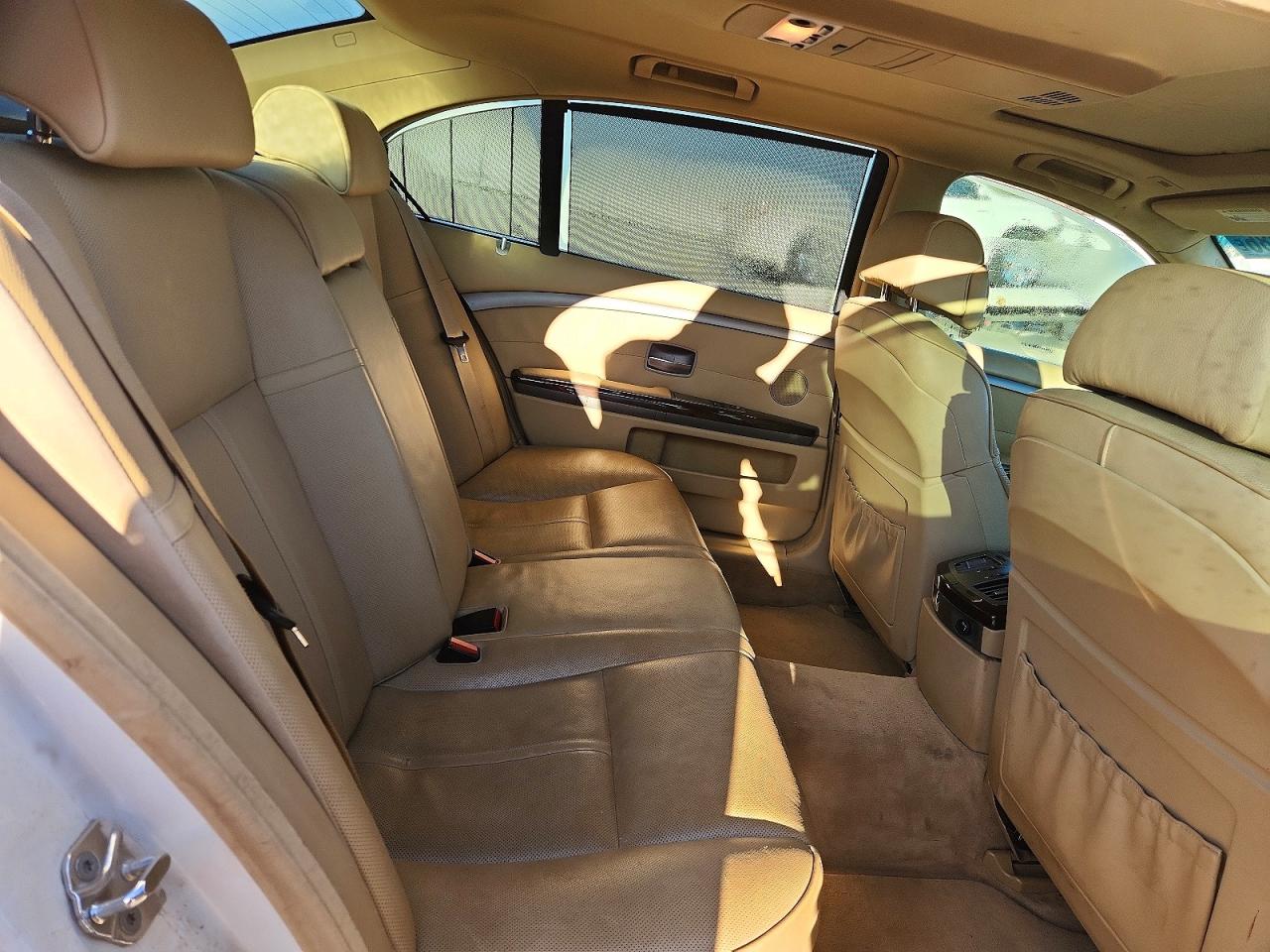 2007 Bmw 7 Series White vin: WBAHN835X7DT71080