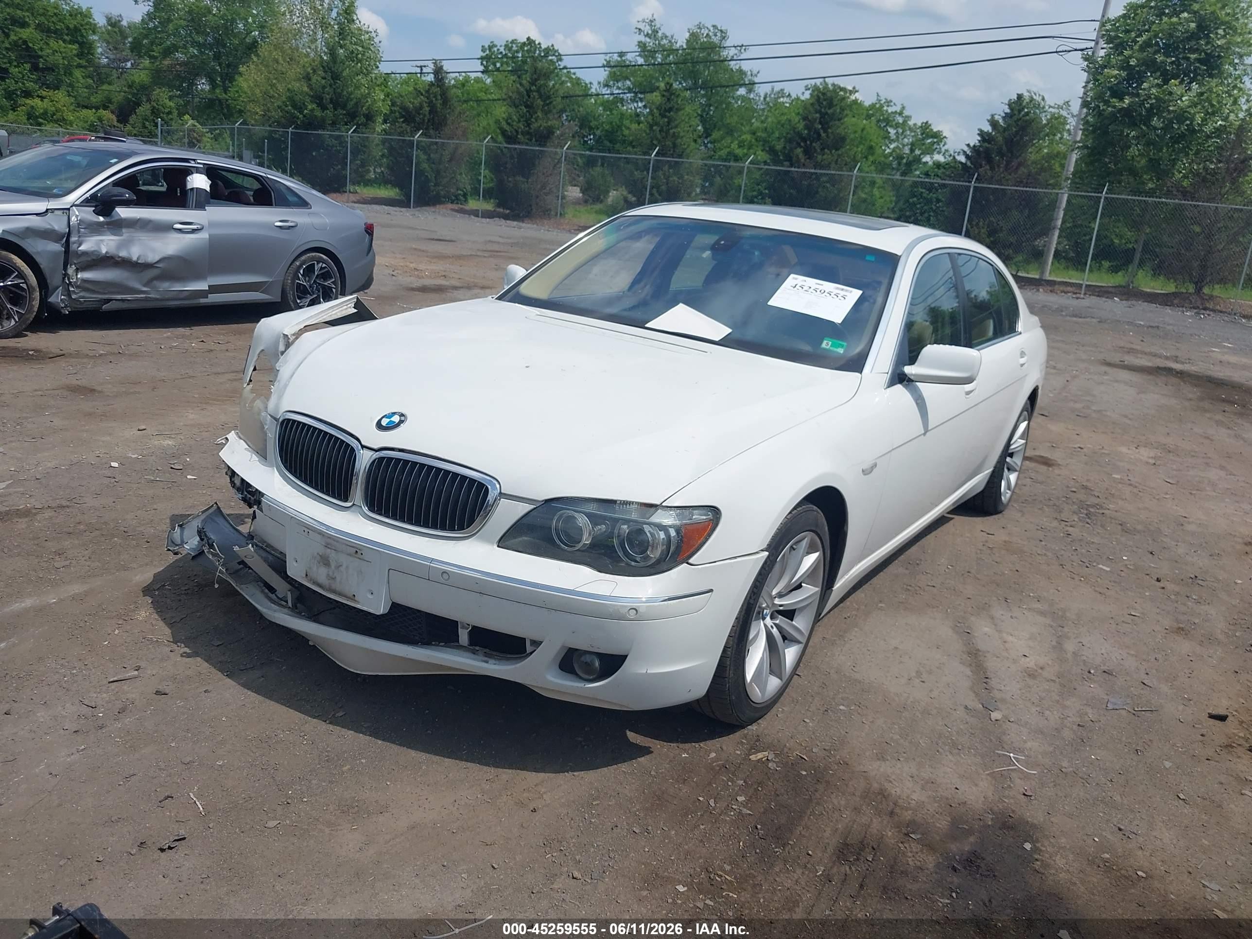 2007 Bmw 750li   White vin: WBAHN835X7DT75064